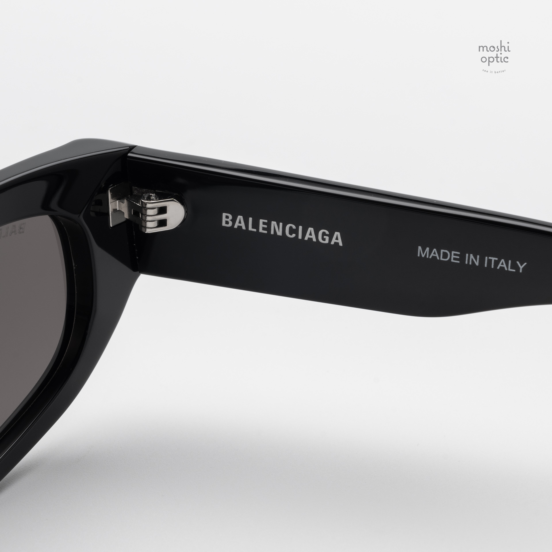 แว่นกันแดด Balenciaga BB0388S 001