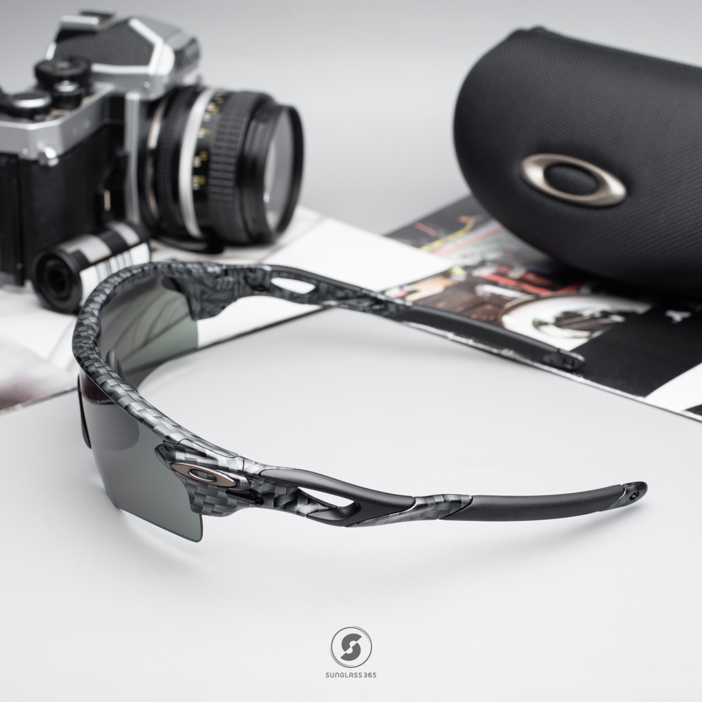 Oakley OO9206-44 RADARLOCK PATH Carbon Fiber Prizm Black