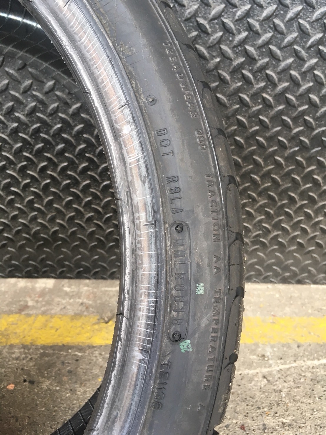 FALKEN FK452 245-35-20 เส้น 5500 ปี 18