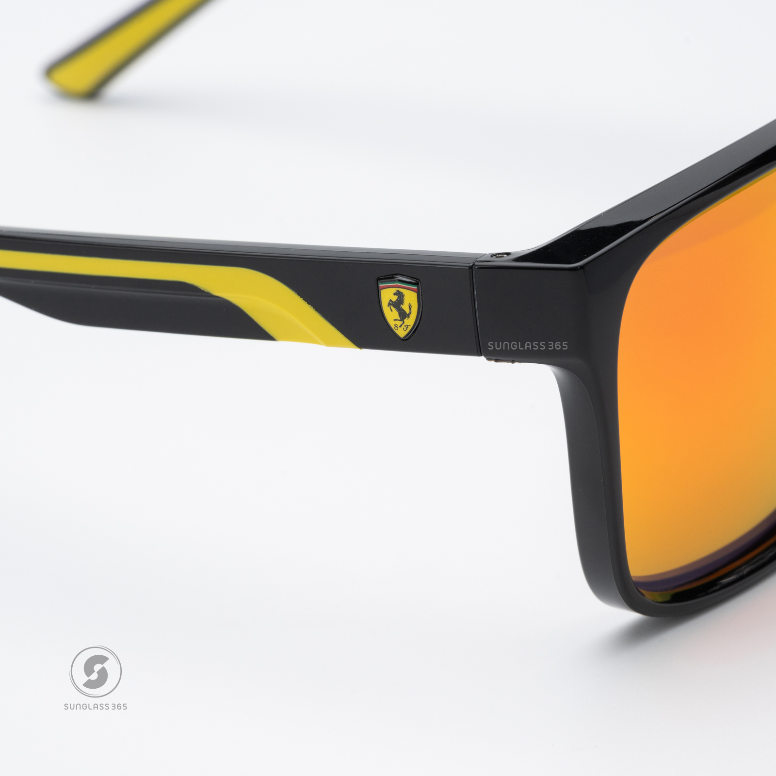 แว่นกันแดด Scuderia Ferrari FZ6002U 501/6Q