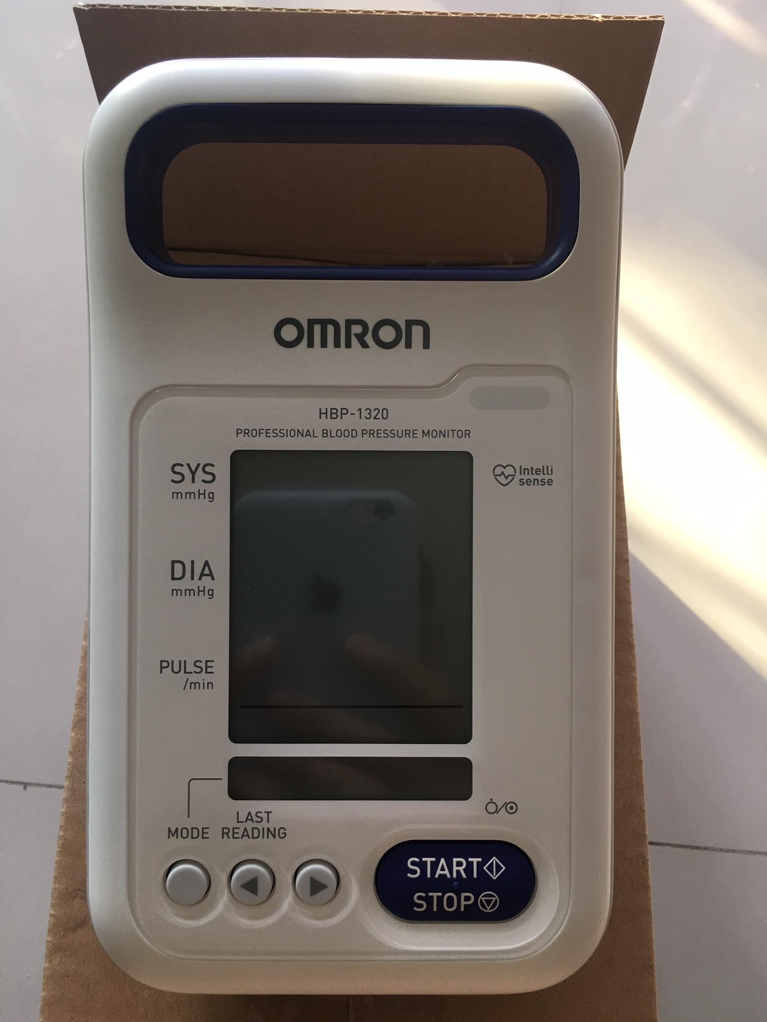 เครื่องวัดความดันโลหิตแบบอัติโนมัติ omron รุ่น HBP 1320