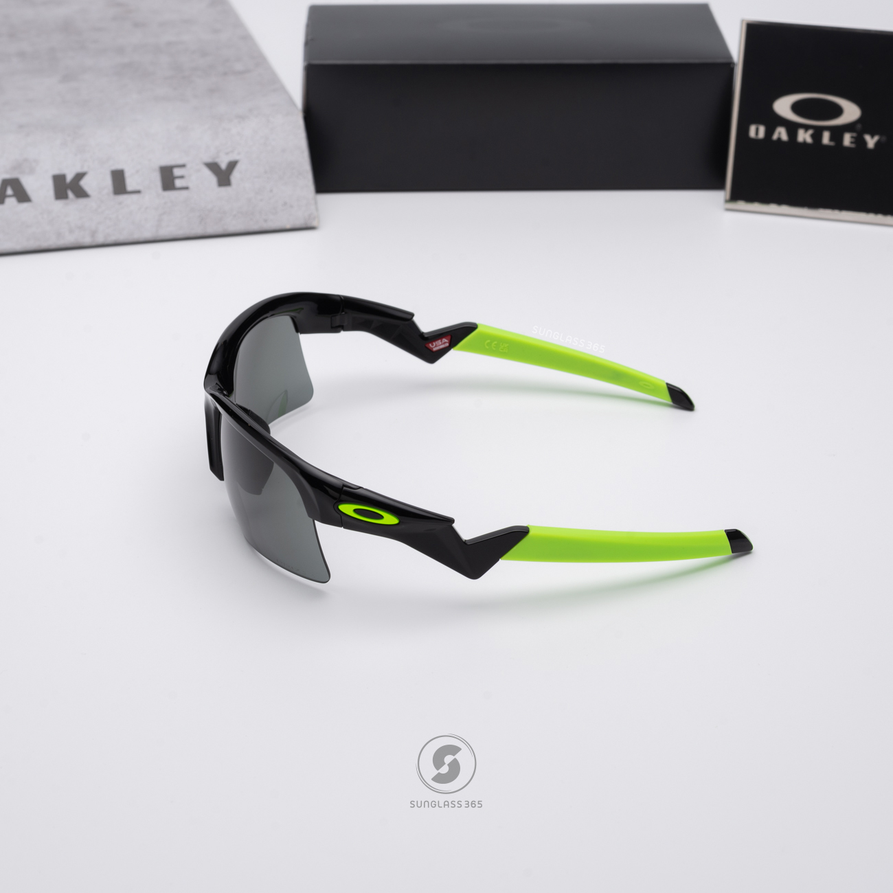 Oakley Capacitor OJ9013-01 Polished Black Prizm Grey