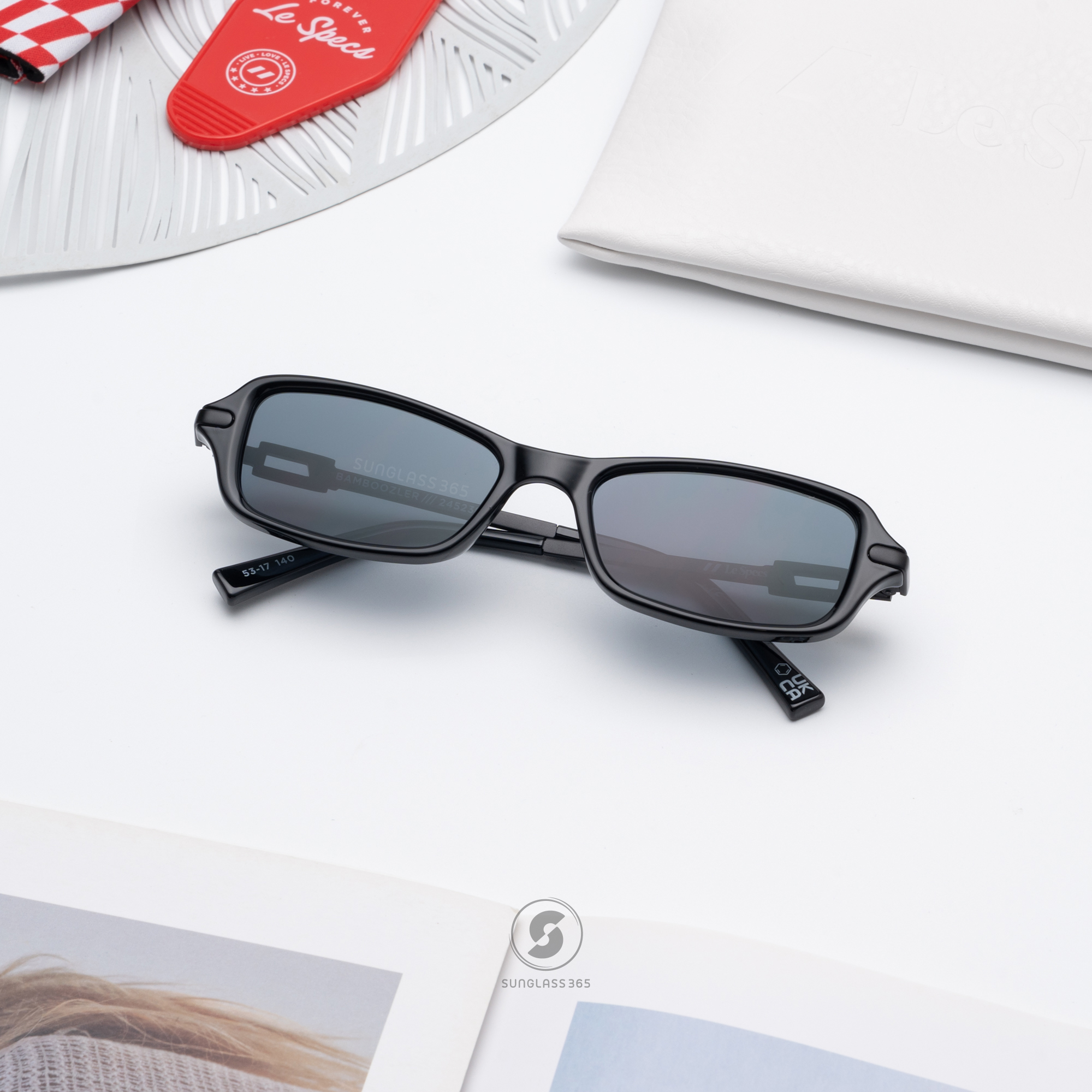 แว่นกันแดด Le Specs LSP2452382 BAMBOOZLER Black