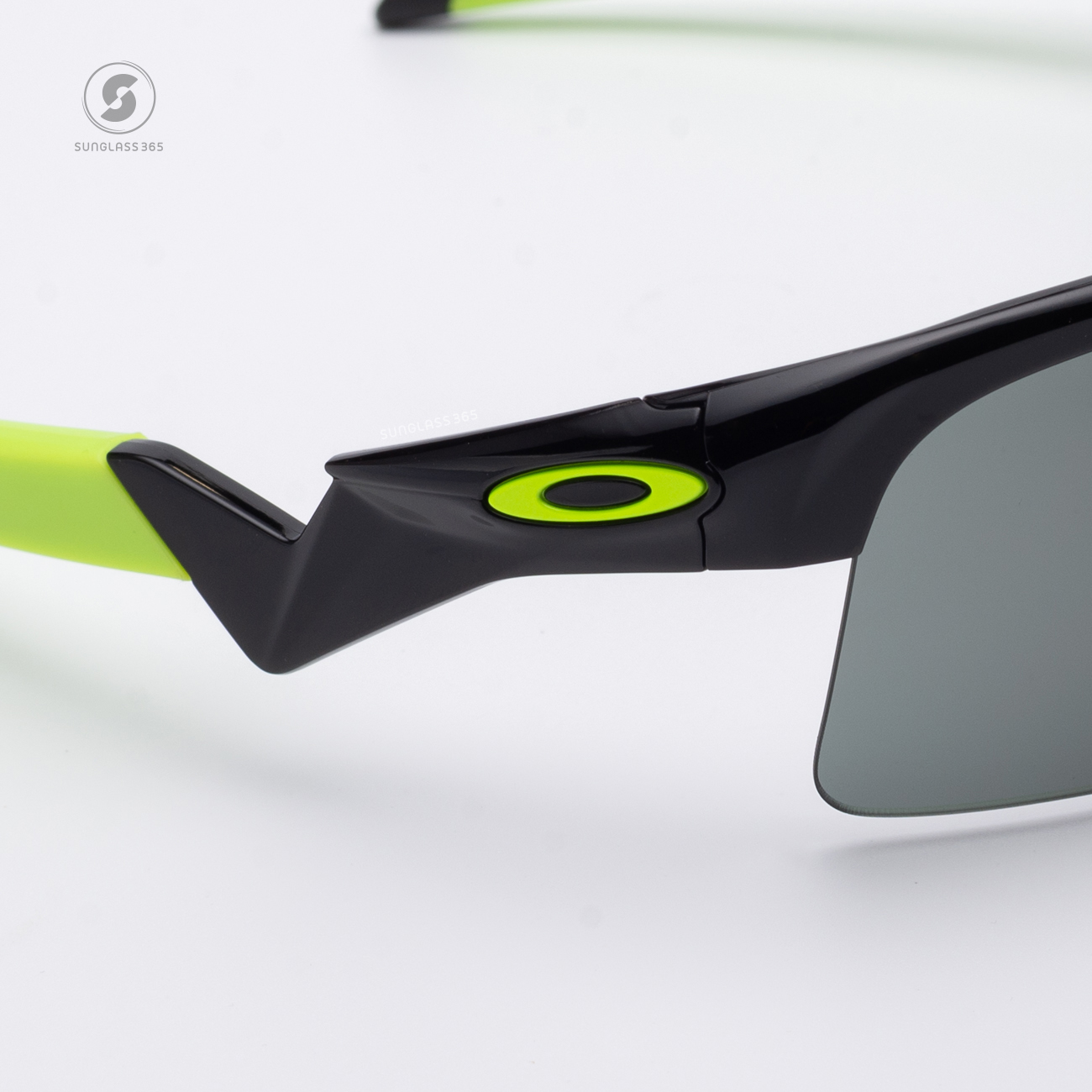 Oakley Capacitor OJ9013-01 Polished Black Prizm Grey