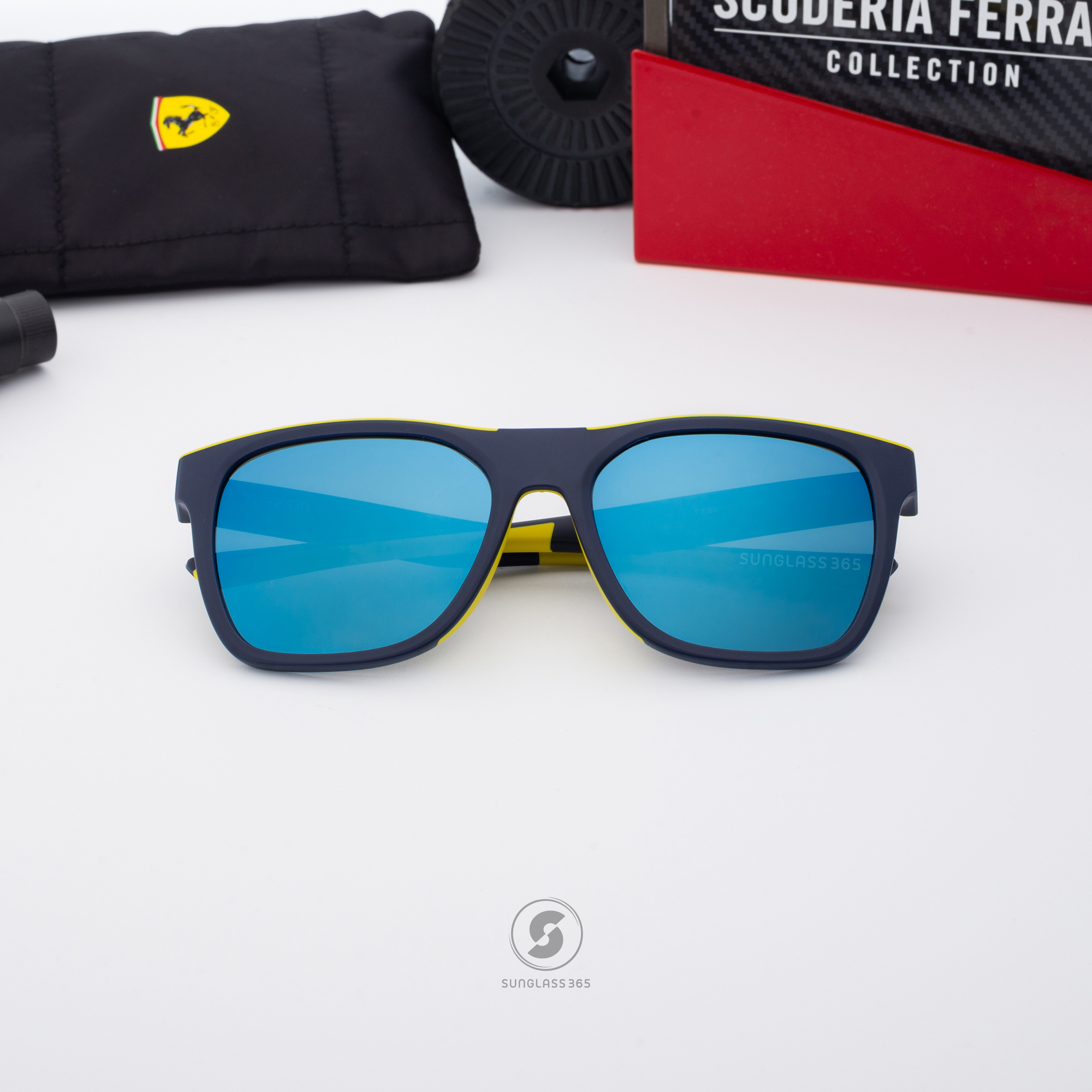 แว่นกันแดด Scuderia Ferrari FZ6013D 509/55