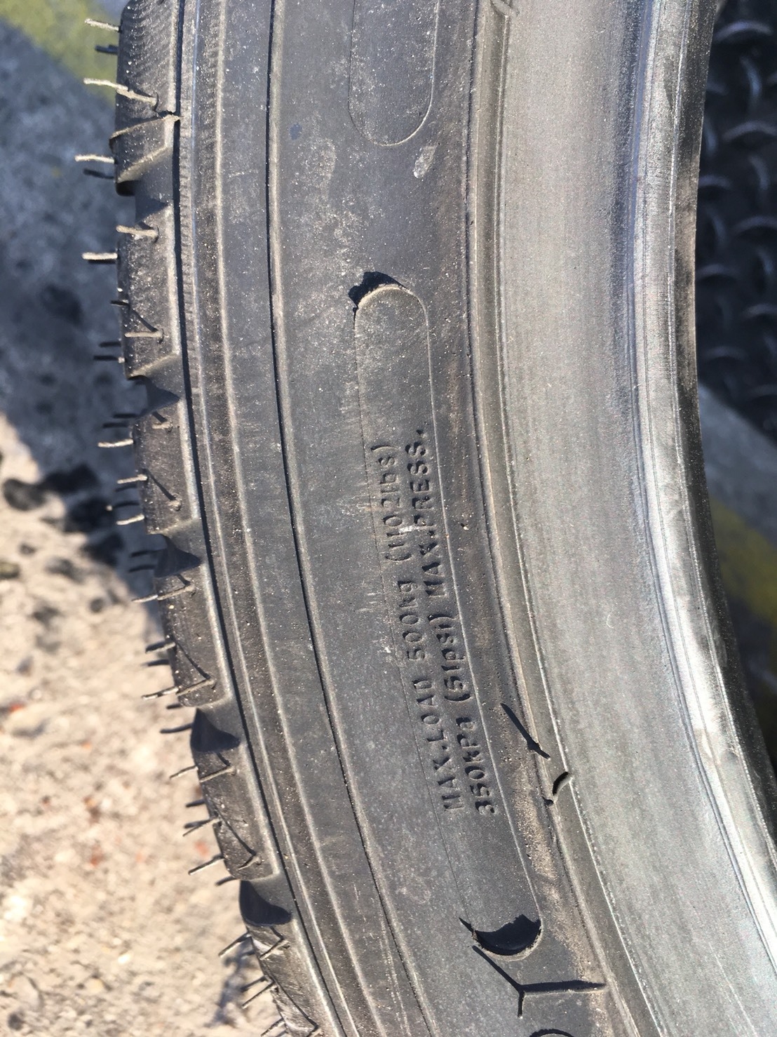 GOODYEAR BLUESTREAK 205-45-17 เส้น 4000 ซื้อ2แถม2 จ่าย 8000 ได้4เส้น ปี17