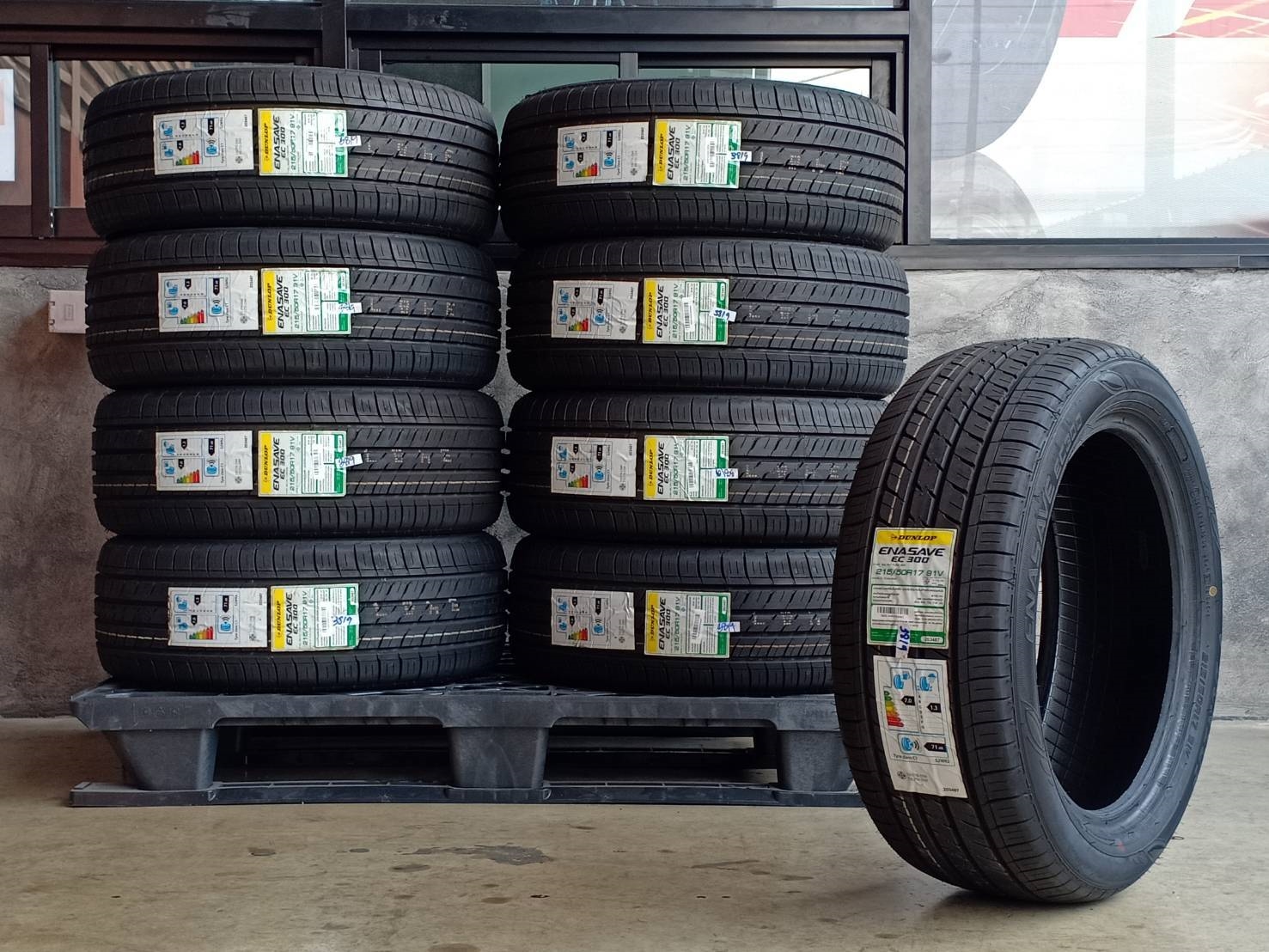 DUNLOP ENASAVE EC300 215/50R17 ปี19 ยางผลิตปรายปี