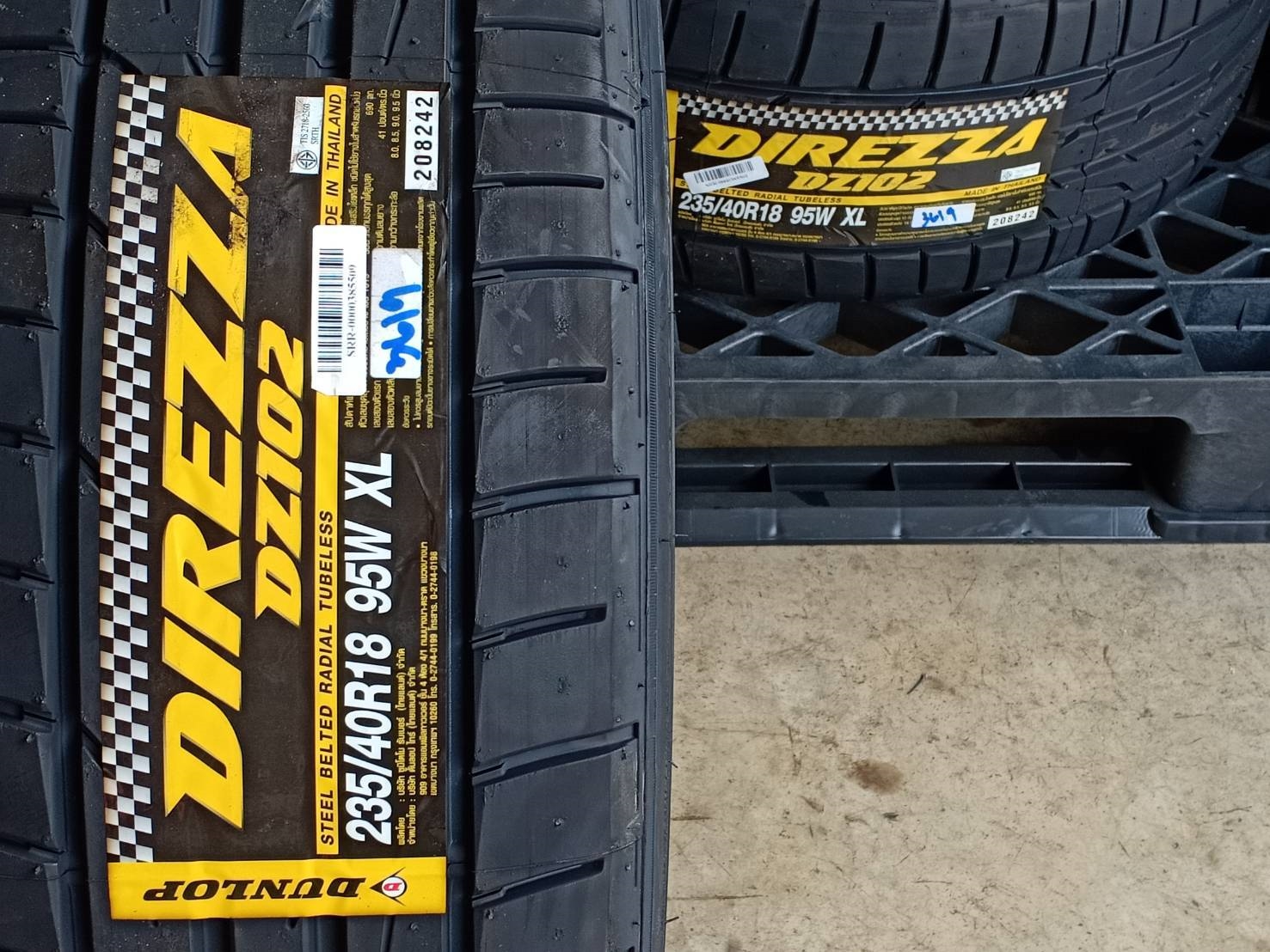 DUNLOP 235/40R18 DIREZZA DZ102 95W XL MADE IN THAILAND