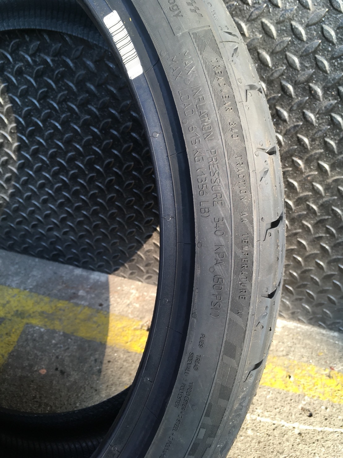 CONTINENTAL CONTACT MC6 235-35-19 เส้น 5800 ปี18 ปกติ 9800