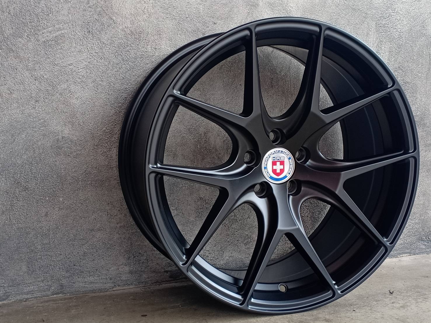 TK-HR (TM-277) 18X8.5 5X100 35 73.1 BLACK-FLAT