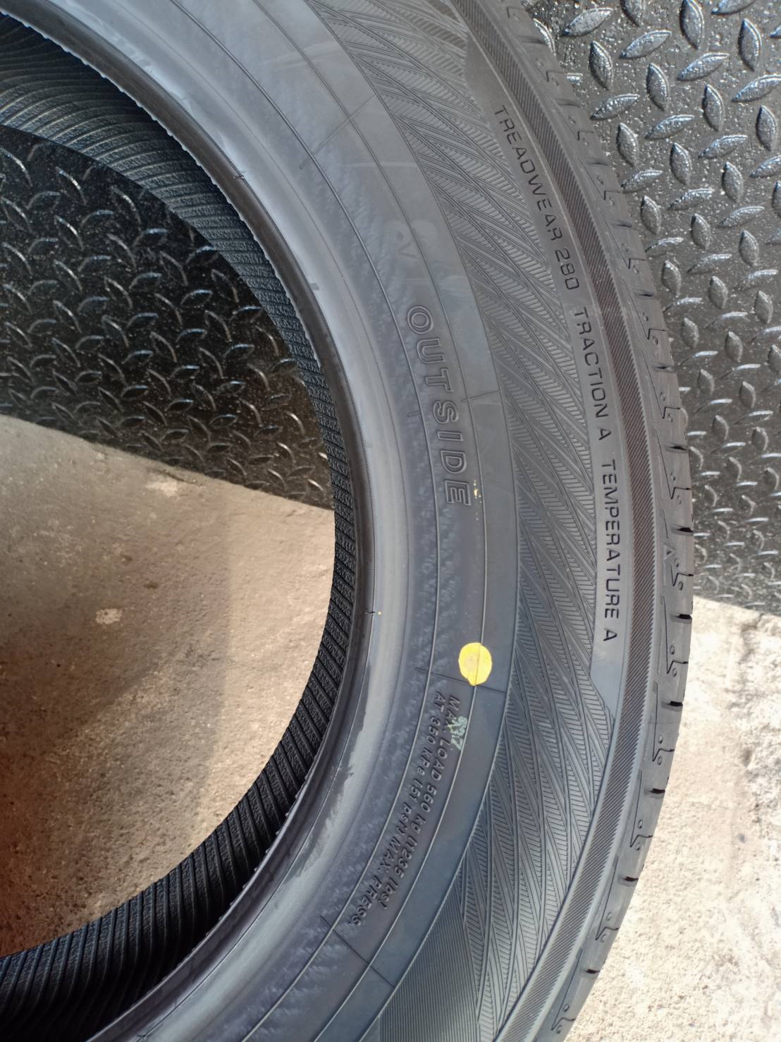 YOKOHAMA V552 195/60-15 เส้น 1750 ปกติ 3500