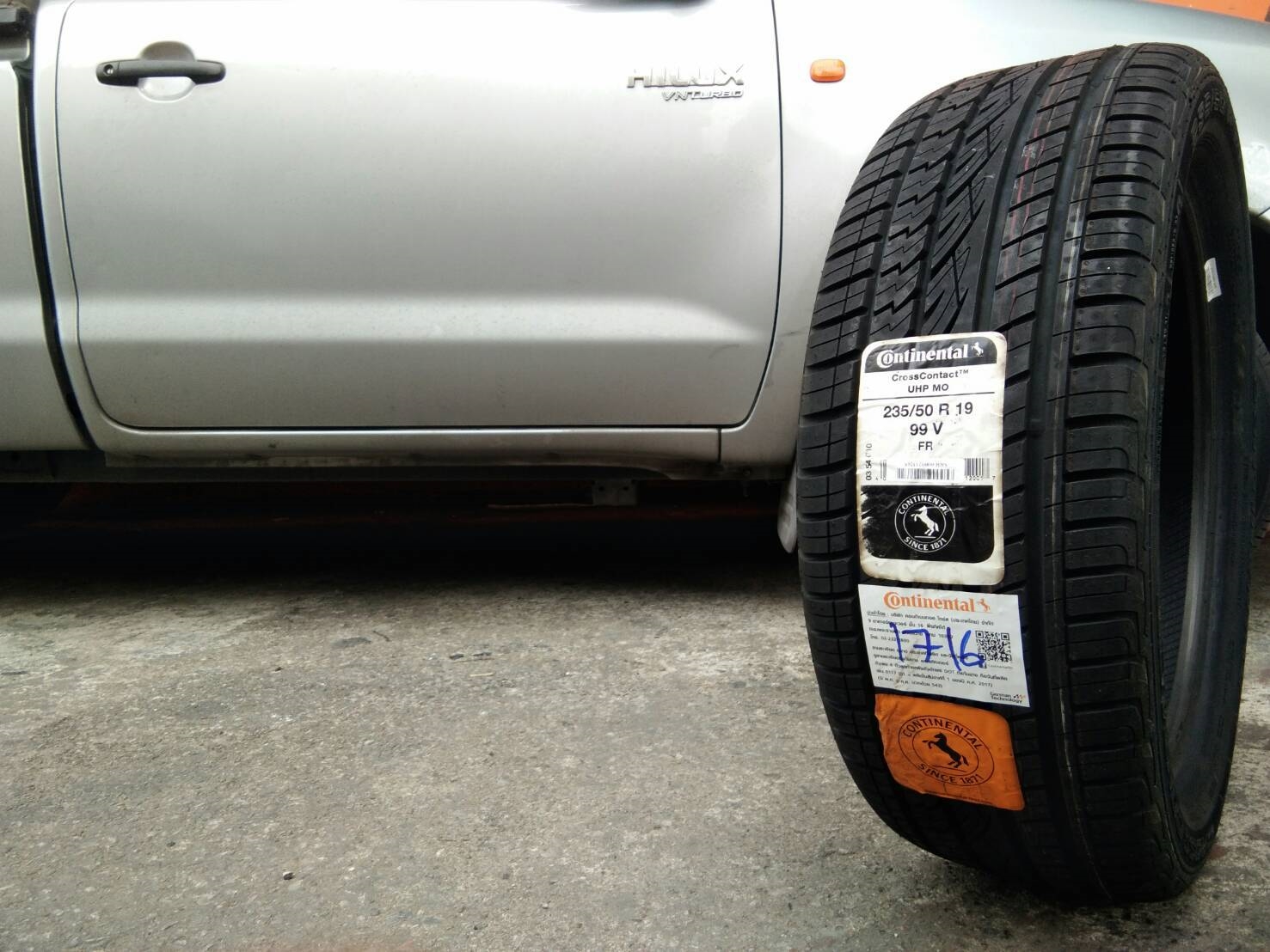 CONTINENTAL CROSS CONTACT UHP 235/55-19 เส้น 2900 ปกติ 13000 ปี16
