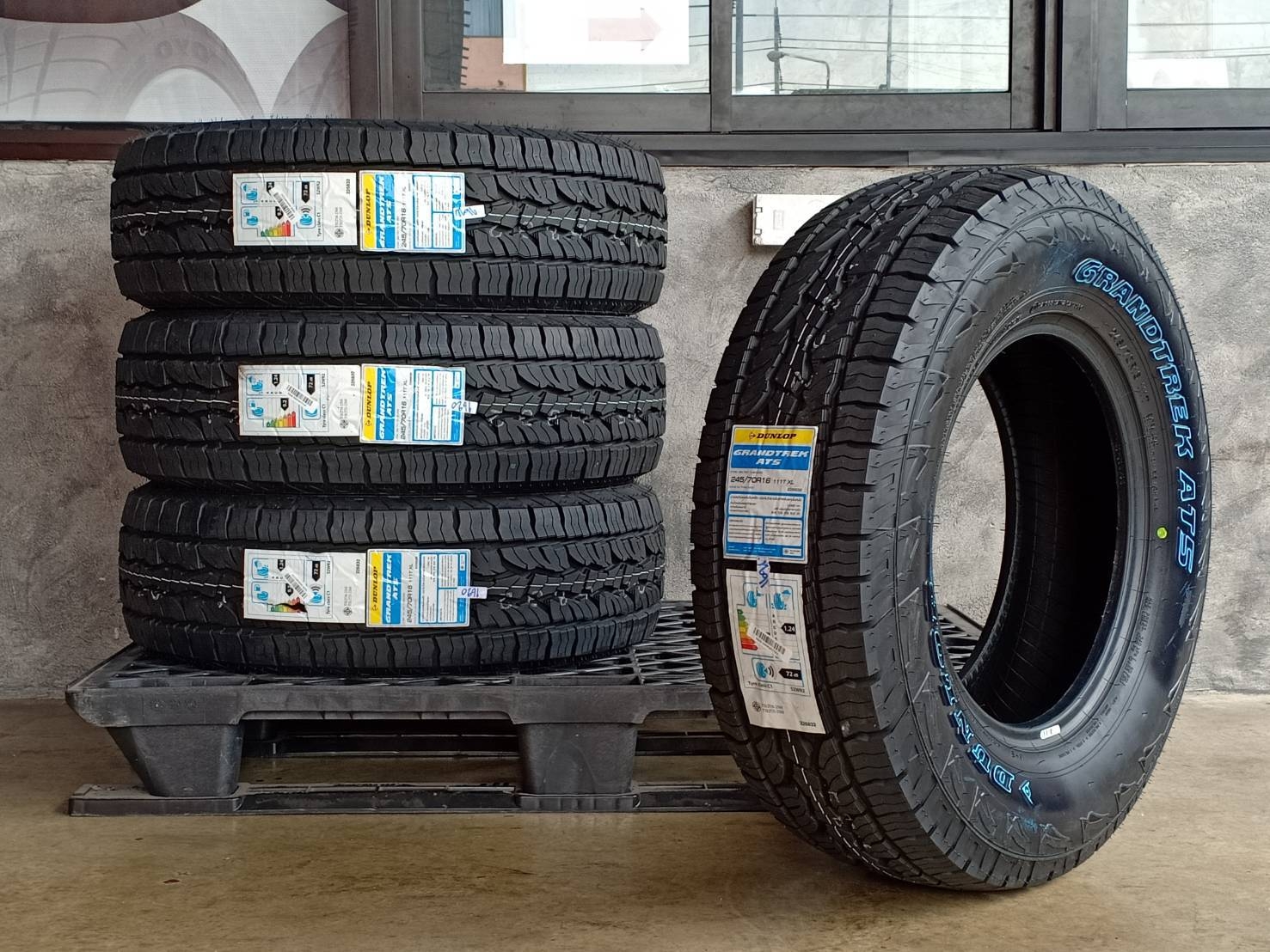 DUNLOP GRANDTREK AT5 245/70R16 111T XL THAILAND