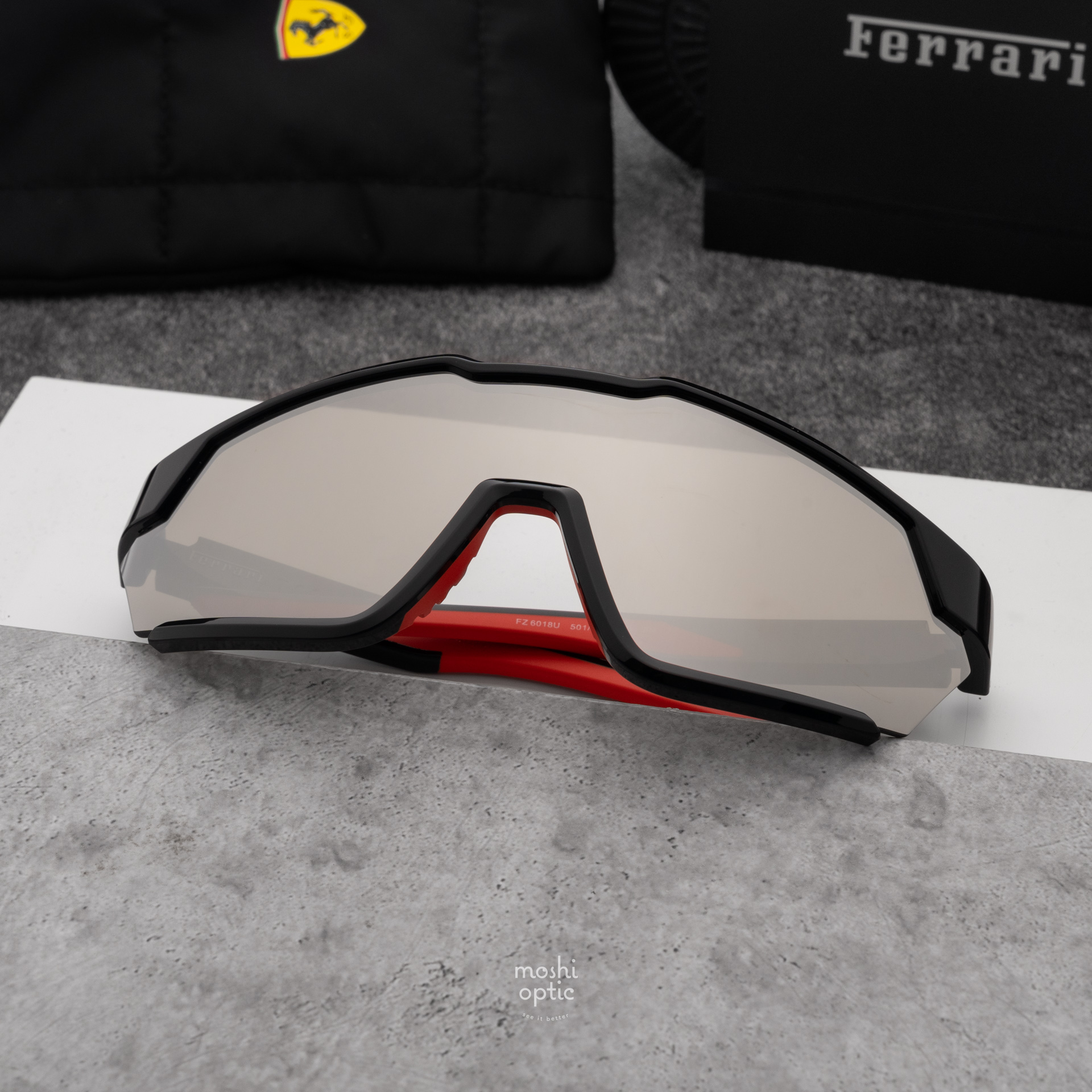 แว่นกันแดด Scuderia Ferrari FZ6018U 501/6G
