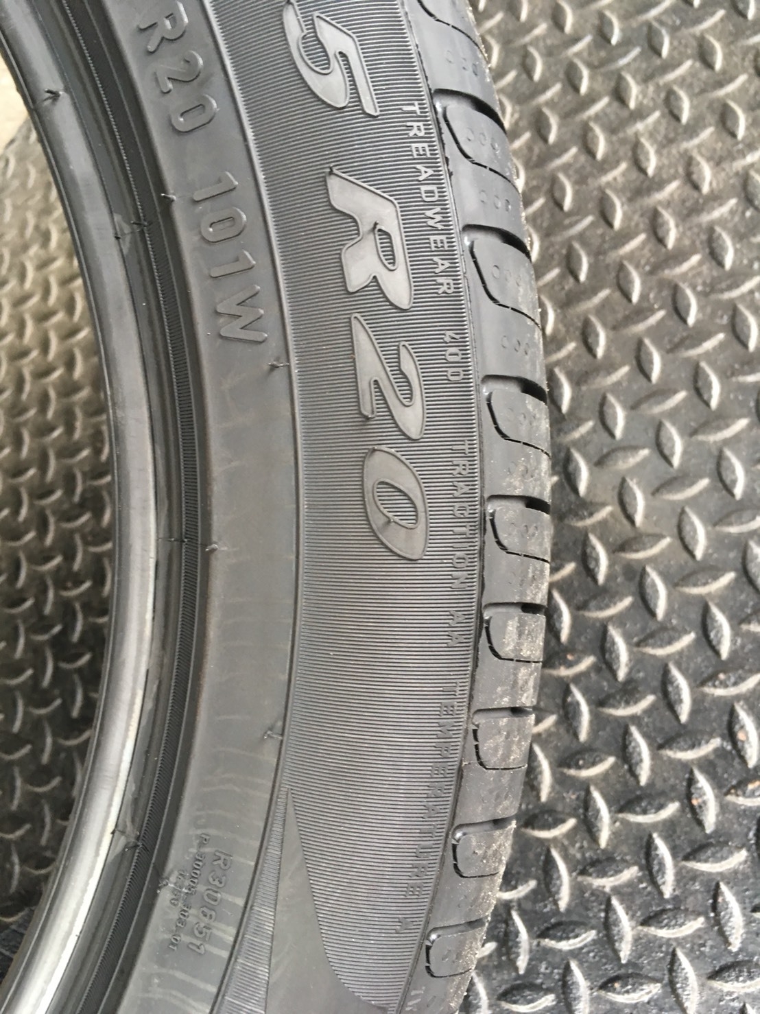 PIRELLI SCORPION VERDE (RUNFLAT) 255-45-20 เส้น 17500 ปี18