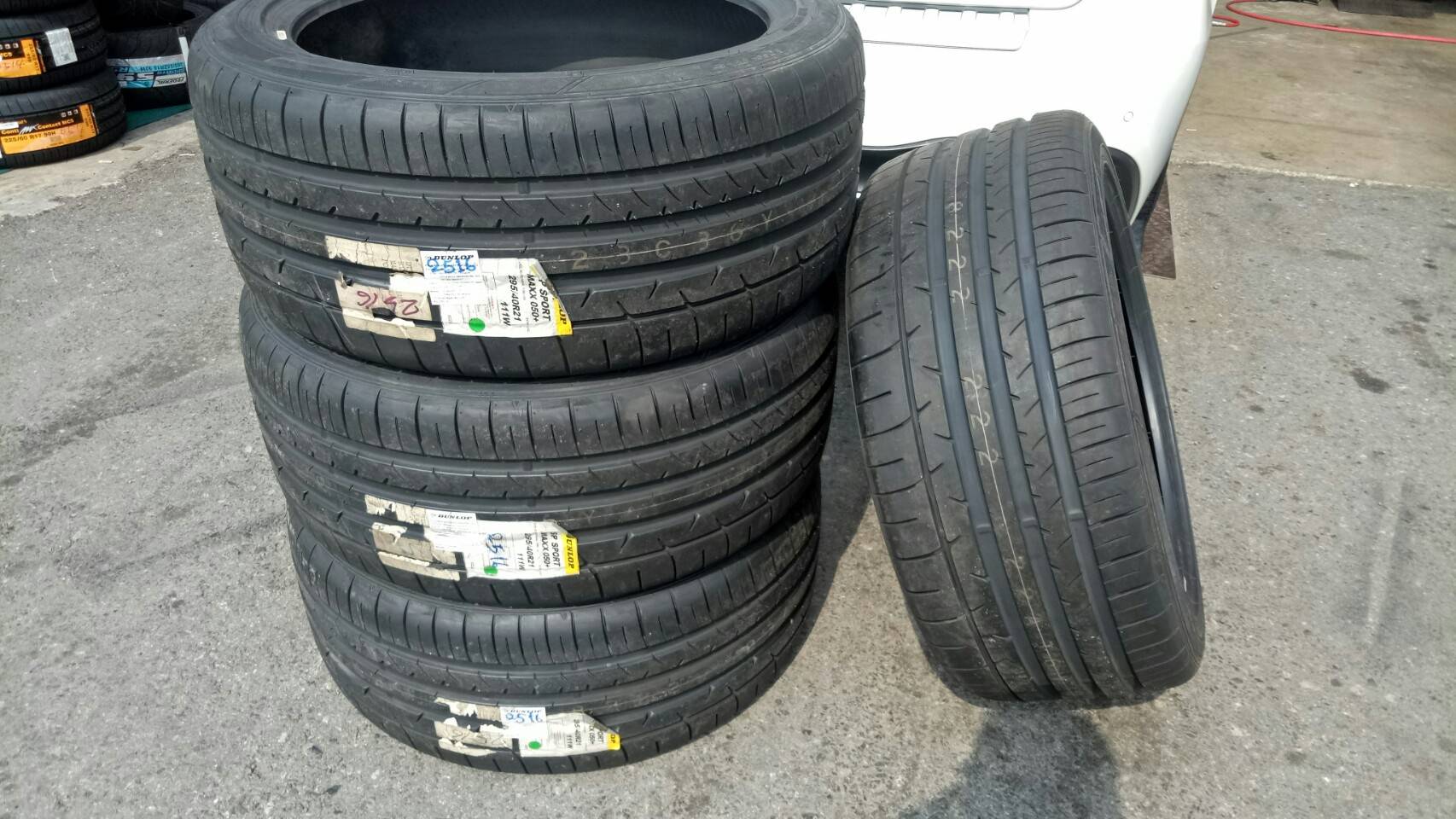 DUNLOP SPORT MAXX050+ 295/40-21 ราคาพิเศษ