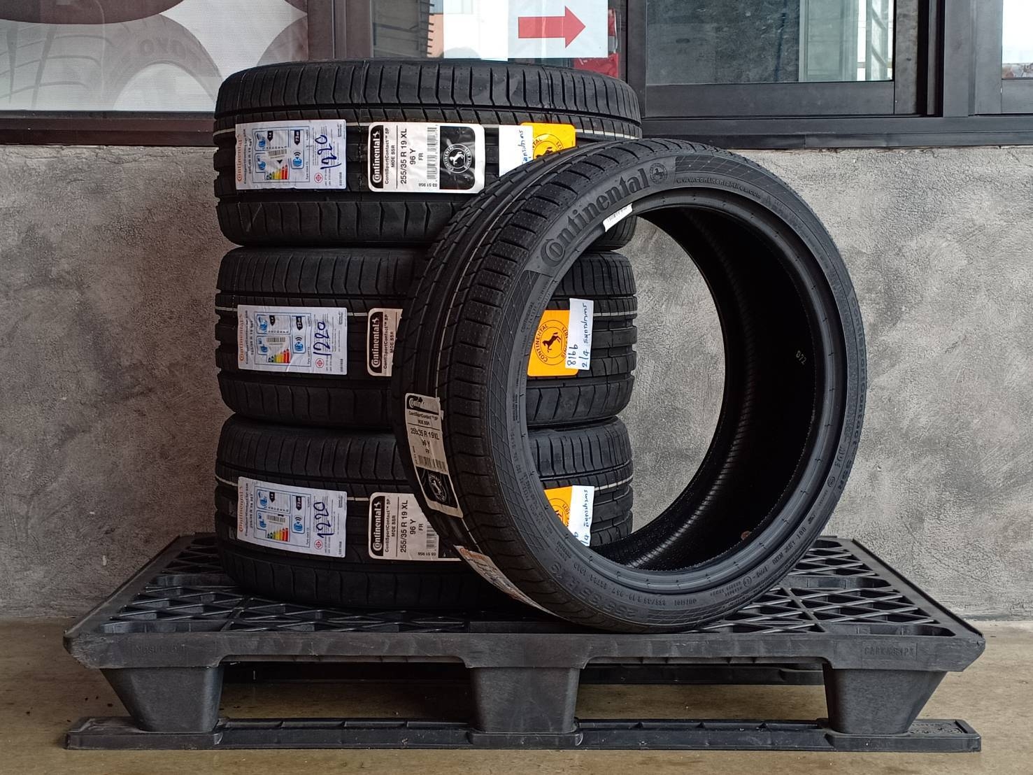 CONTINENTAL CONTACT5P MOE SSR ยาง (RUNFLAT) 255/35R19 ปี20 MADE IN GERMANY