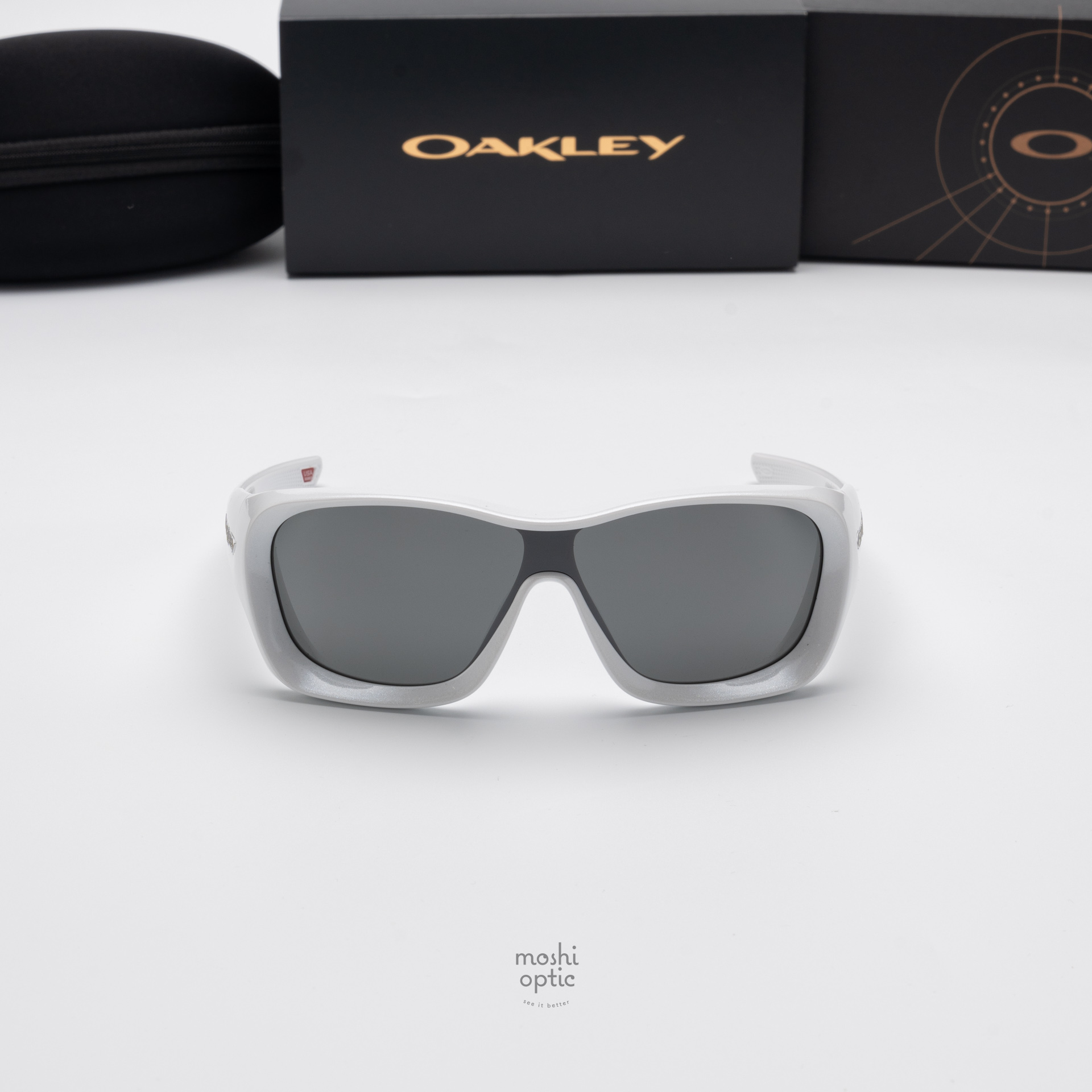 Oakley De La Salle OO9493-02 Pearl White Prizm Black