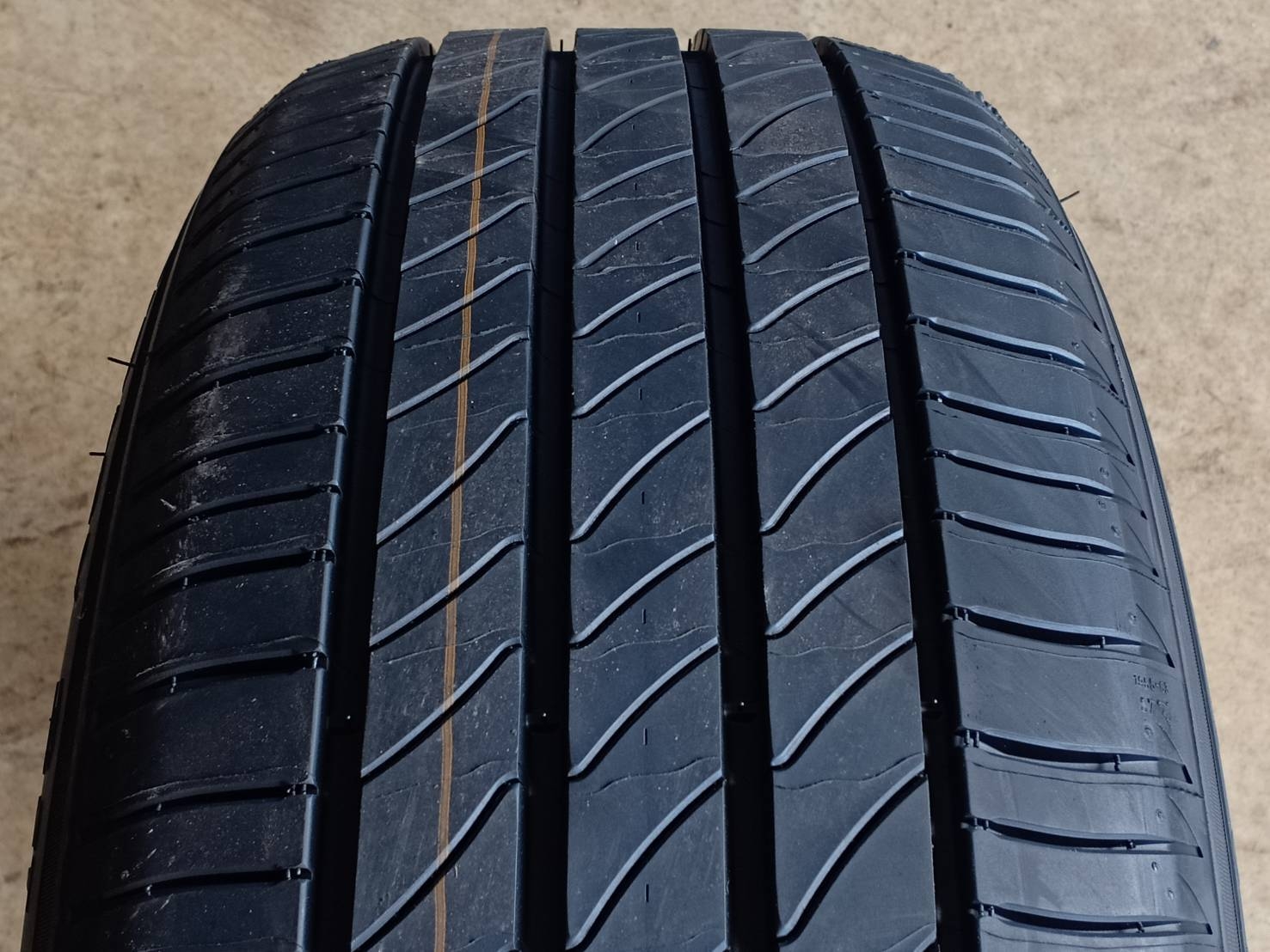 MICHELIN 215/55R17 PRIMACY 3ST94V MADE IN THAILAND