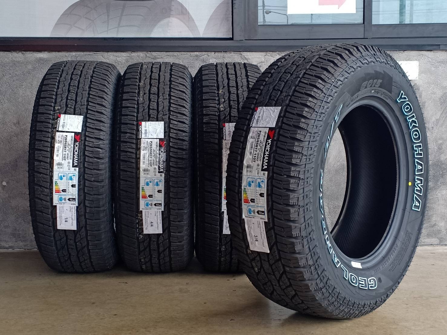 YOKOHAMA 265/65R17 GEOLANDAR A/T G015 110T (ตัวหนังสือขาว) MADE IN THAILAND