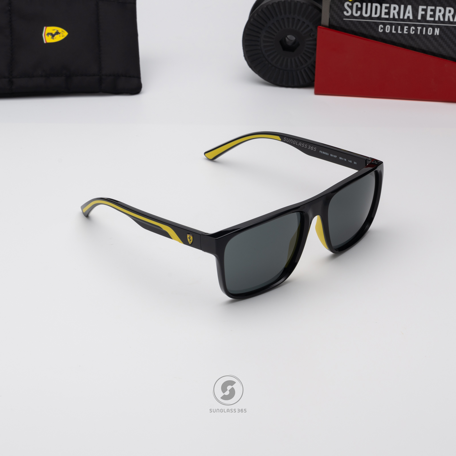 แว่นกันแดด Scuderia Ferrari FZ6002U 501/87