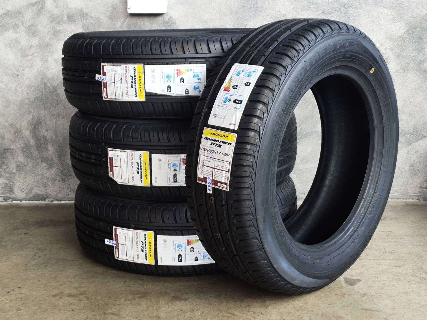 DUNLO GRANDTREK PT3 225/60R17