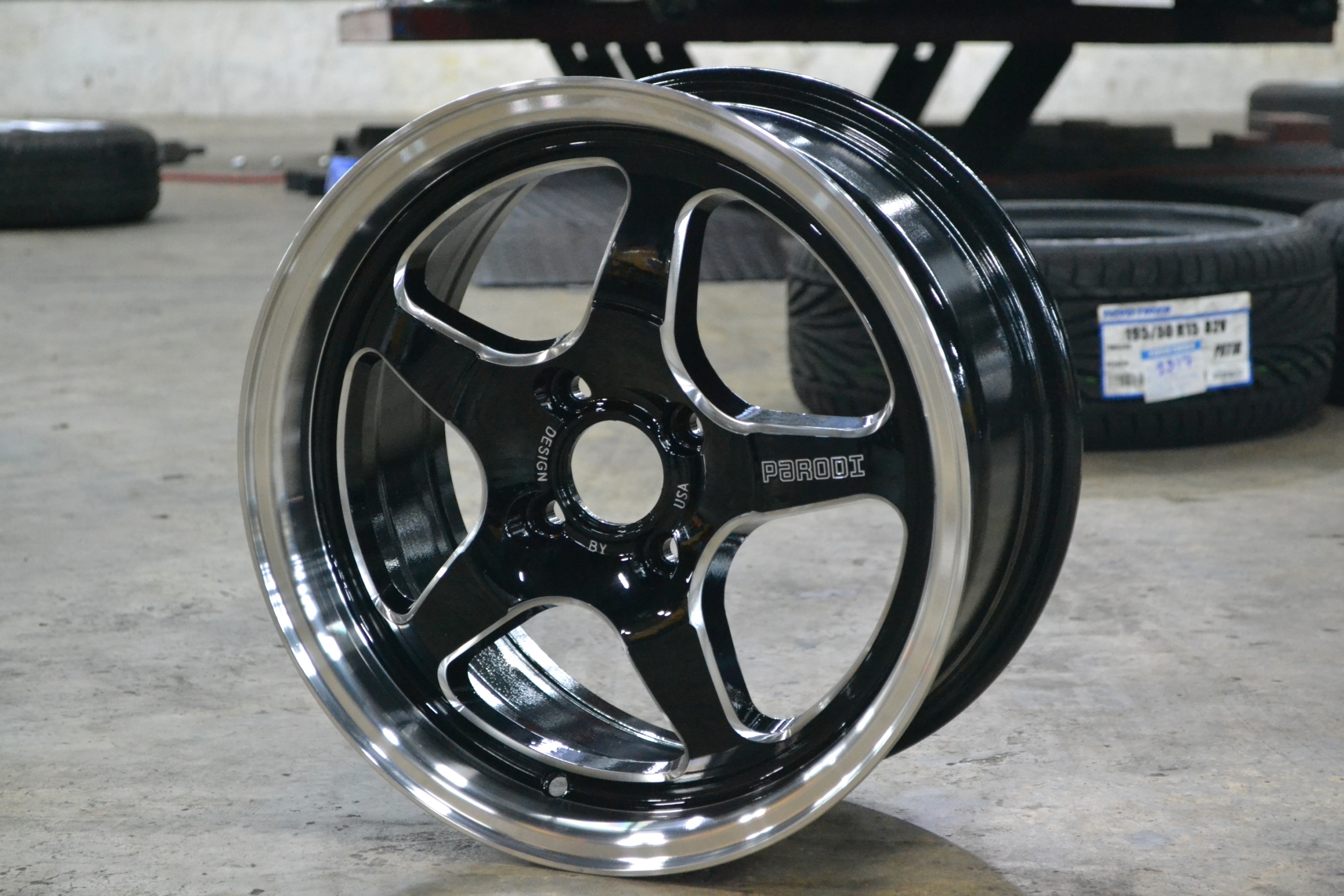 PARODI RS-02 ขอบ15 พร้อมยาง TOYO T1R ชุด 17980 ปกติ 29500