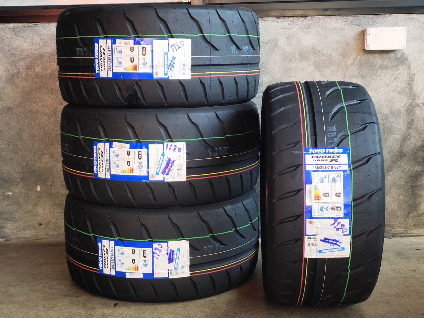 TOYO PROXES R888R 265/35ZR18