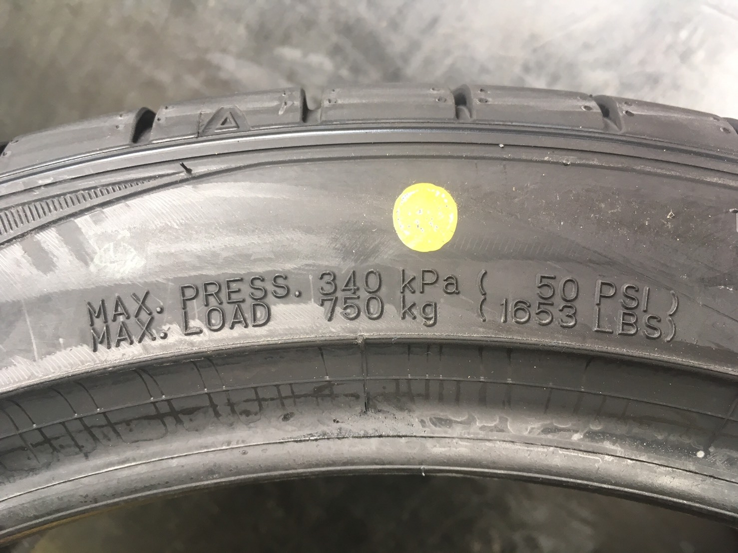 DUNLOP SP SPORT MAXX050+ 245/40-19 ปี18 เส้น 8900 ปกติ 14000
