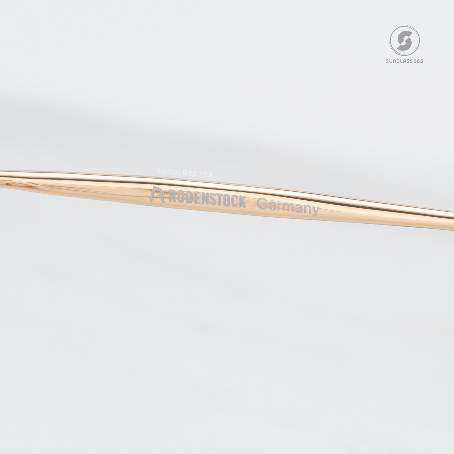 แว่นสายตา RODENSTOCK R7121 B