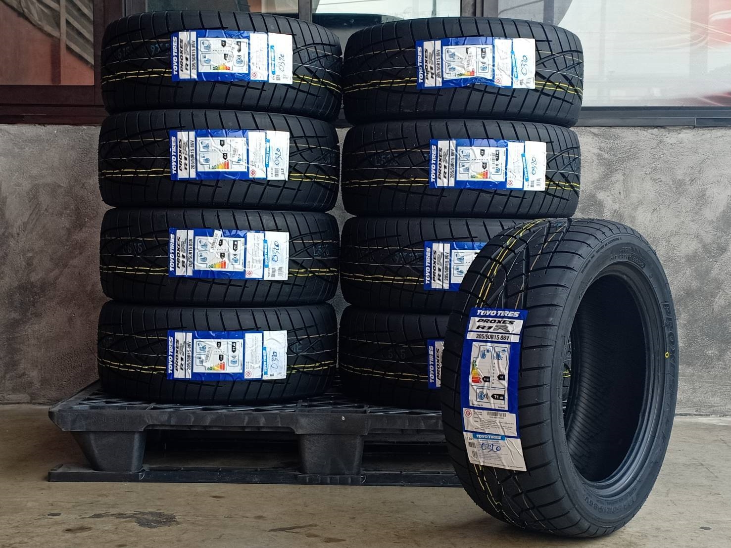 TOYO 205/50R15 PROXES R1R 86V MADE IN JAPAN