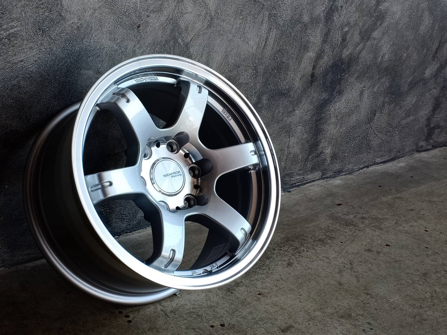 ล้อใหม่ XT-6 16X8 6X130 25 75.1 SS-PC/PF