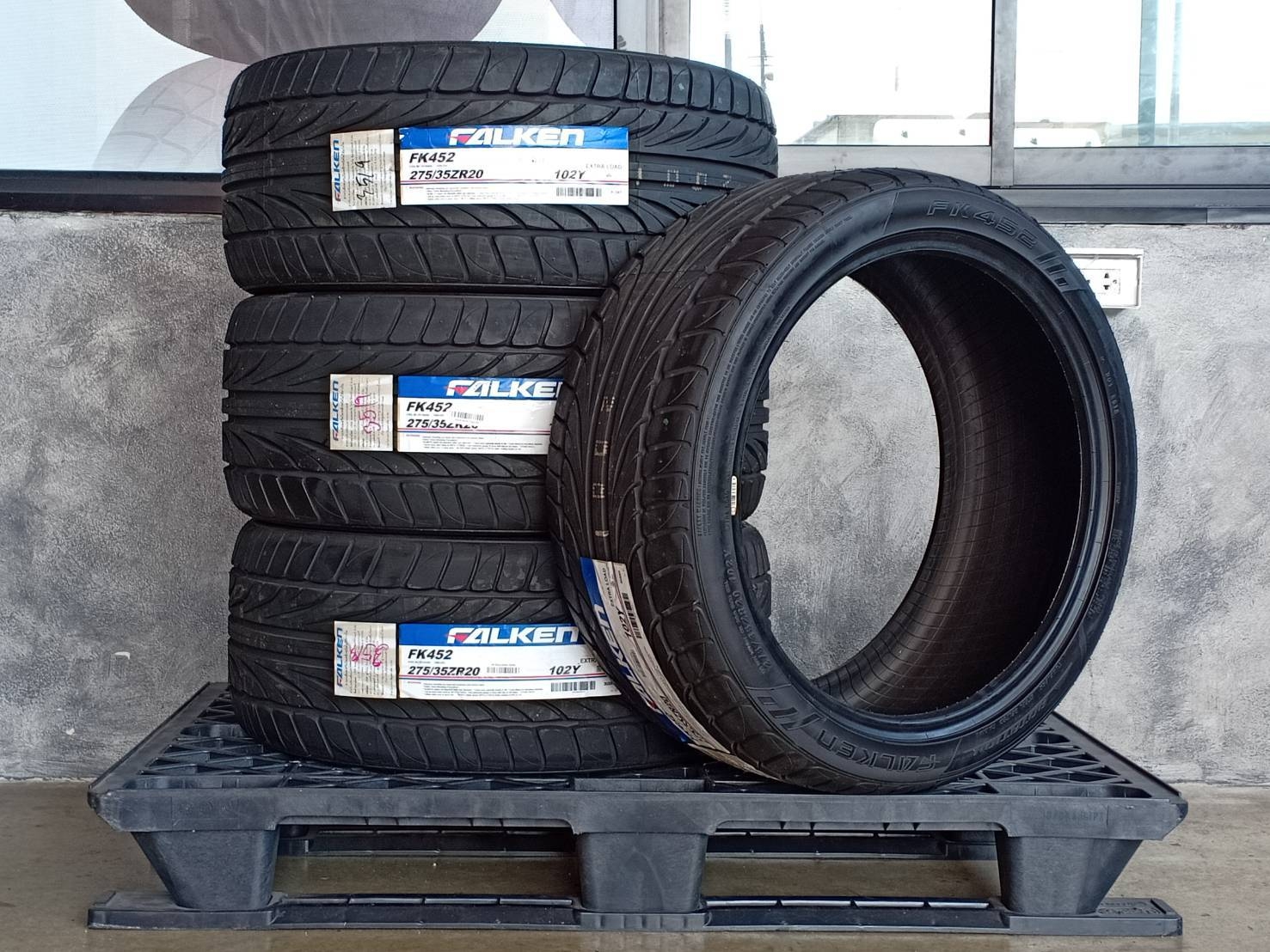 FALKEN 275/35ZR20 FK452ต้องการส่วนลดราคาพิเศษ กรุณาสอบถาม