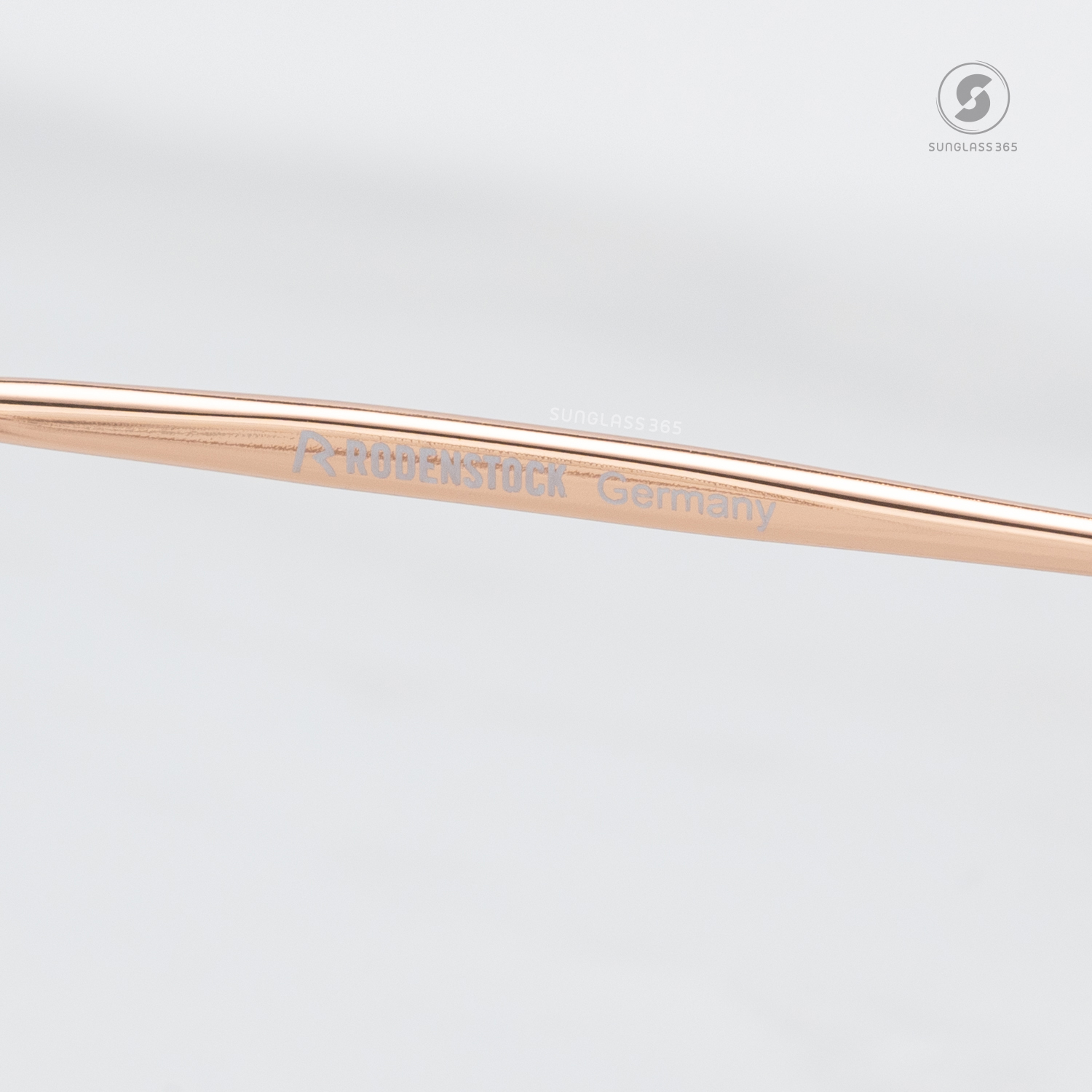 แว่นสายตา RODENSTOCK R7120 B