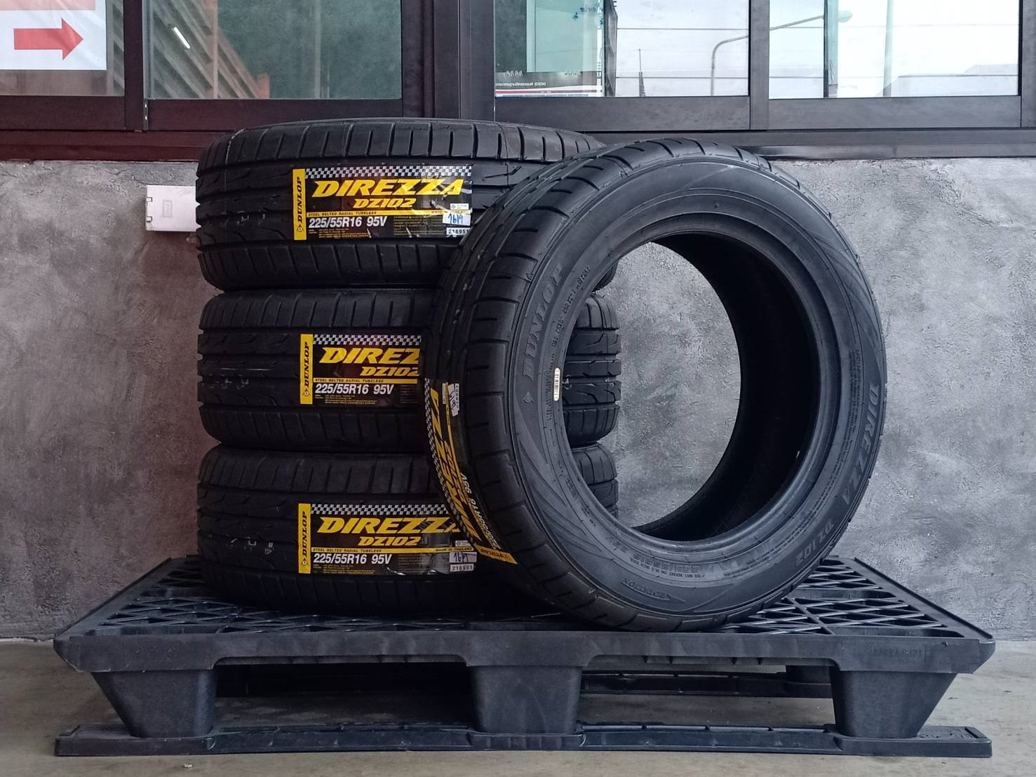 ยาง DUNLOP DIREZZA DZ102 225/55R16 ปี19
