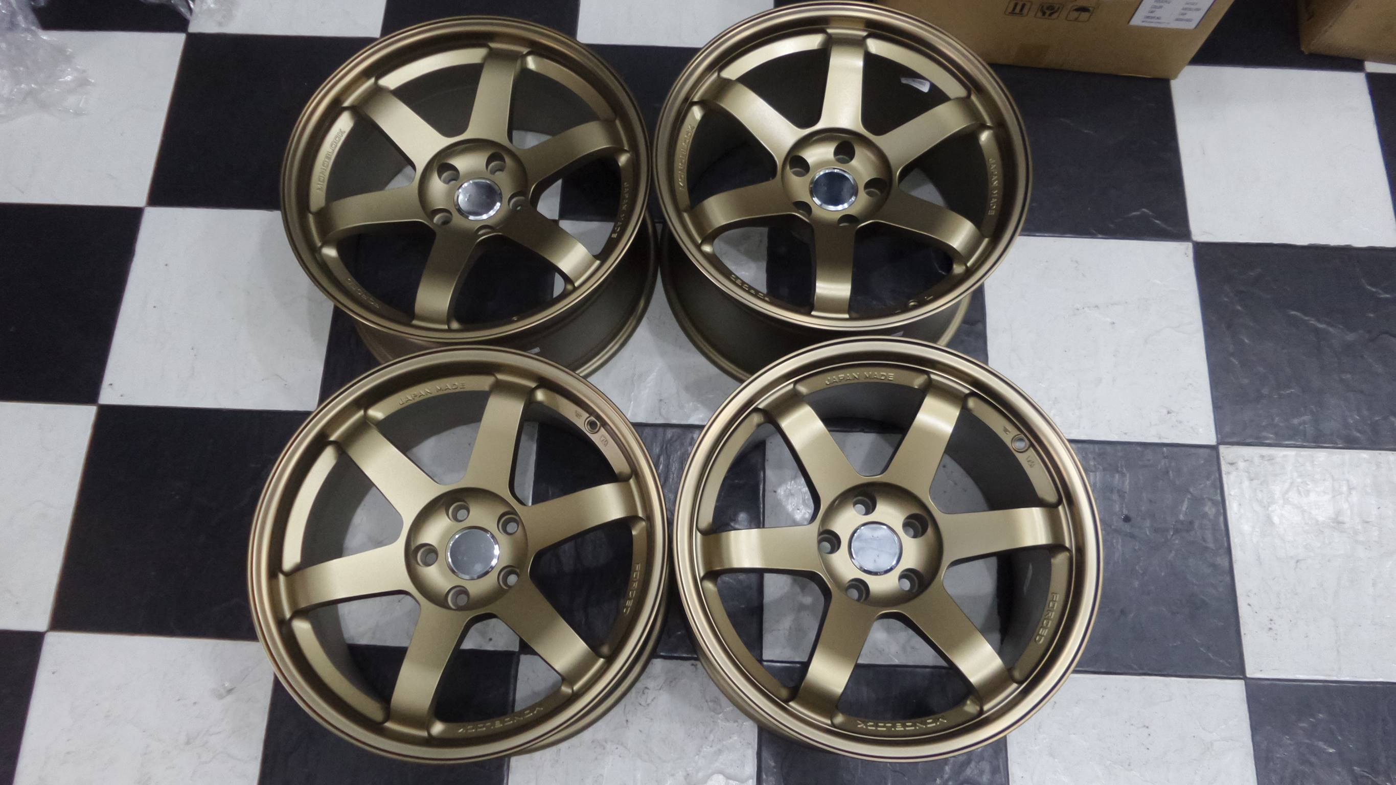 ล้อใหม่ TE37 ขอบ18 ชุด 9800 บาท ปกติ 22000 บาท ใส่กะบะ