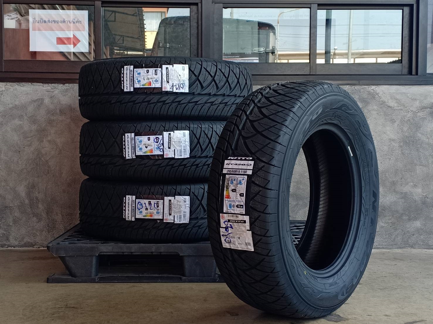 NITTO 265/60R18 NT420SD 110V MADE IN MALAYSIA