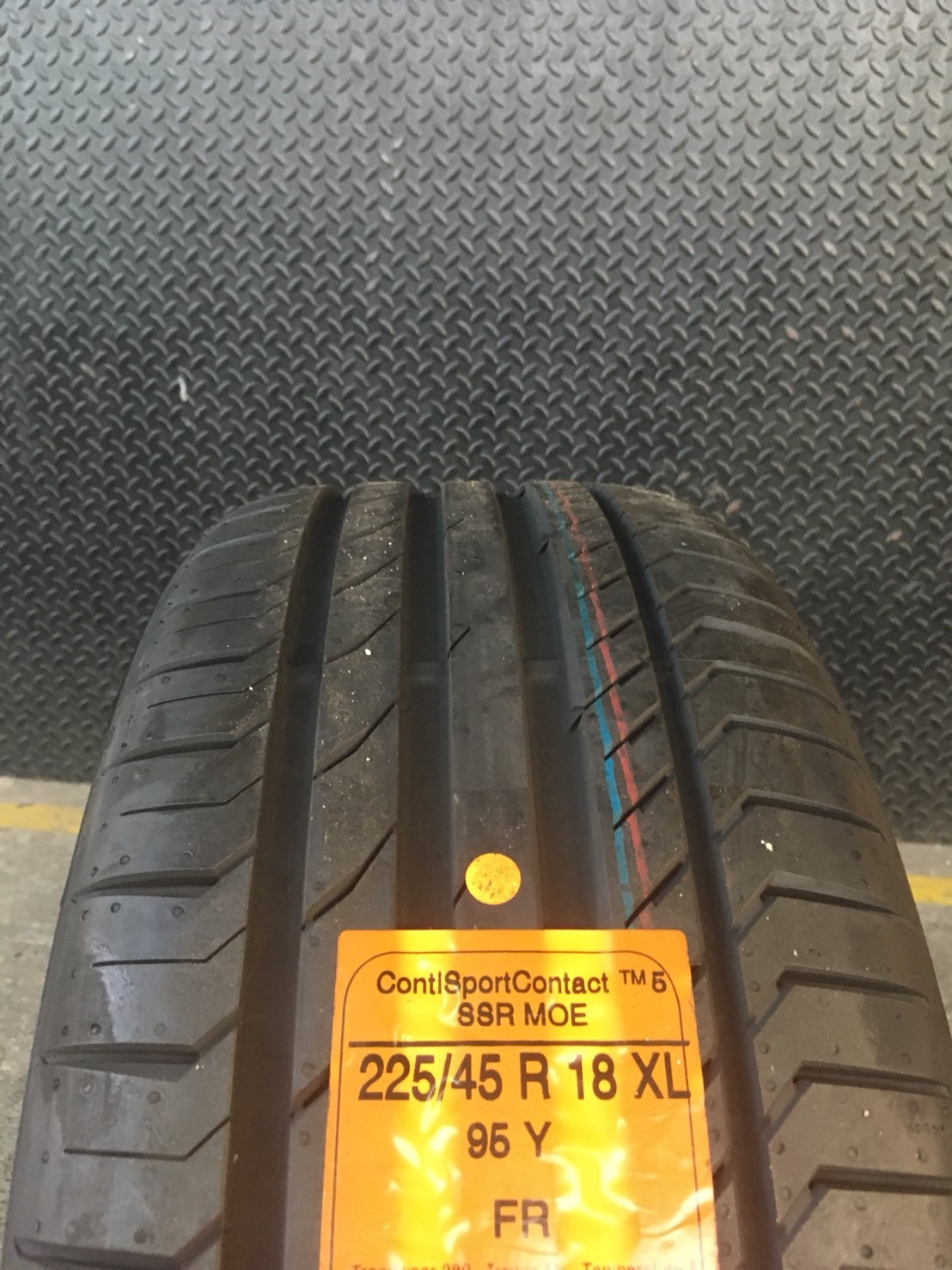 CONTINENTAL CONTACT5 (RUNFLAT) 225/45R18 เส้น 5800 ปกติ 14500 ปี16