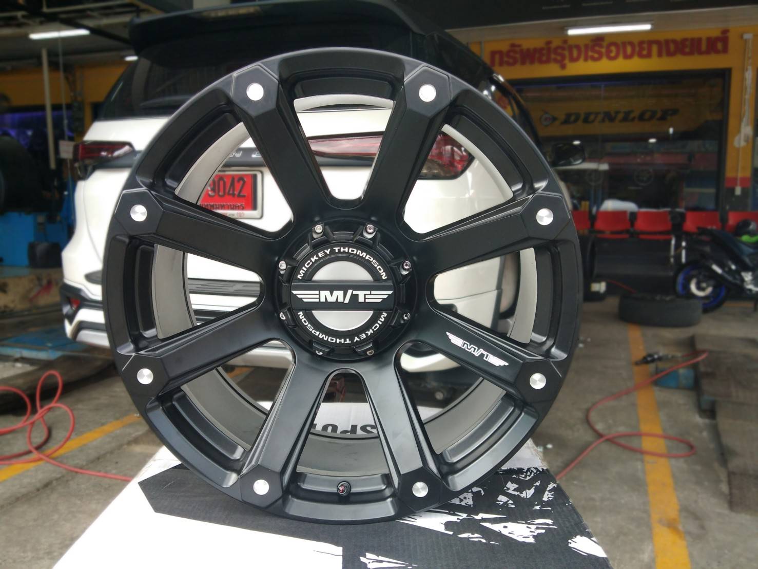 ล้อแท้ MICKEY THOMPSON ROUSH ขอบ20
