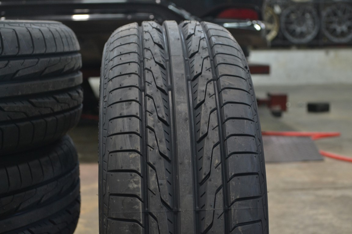 TOYO DRB 195-55-15 เส้น 2500 ปกติ 3500 ปี18 ลดราคา