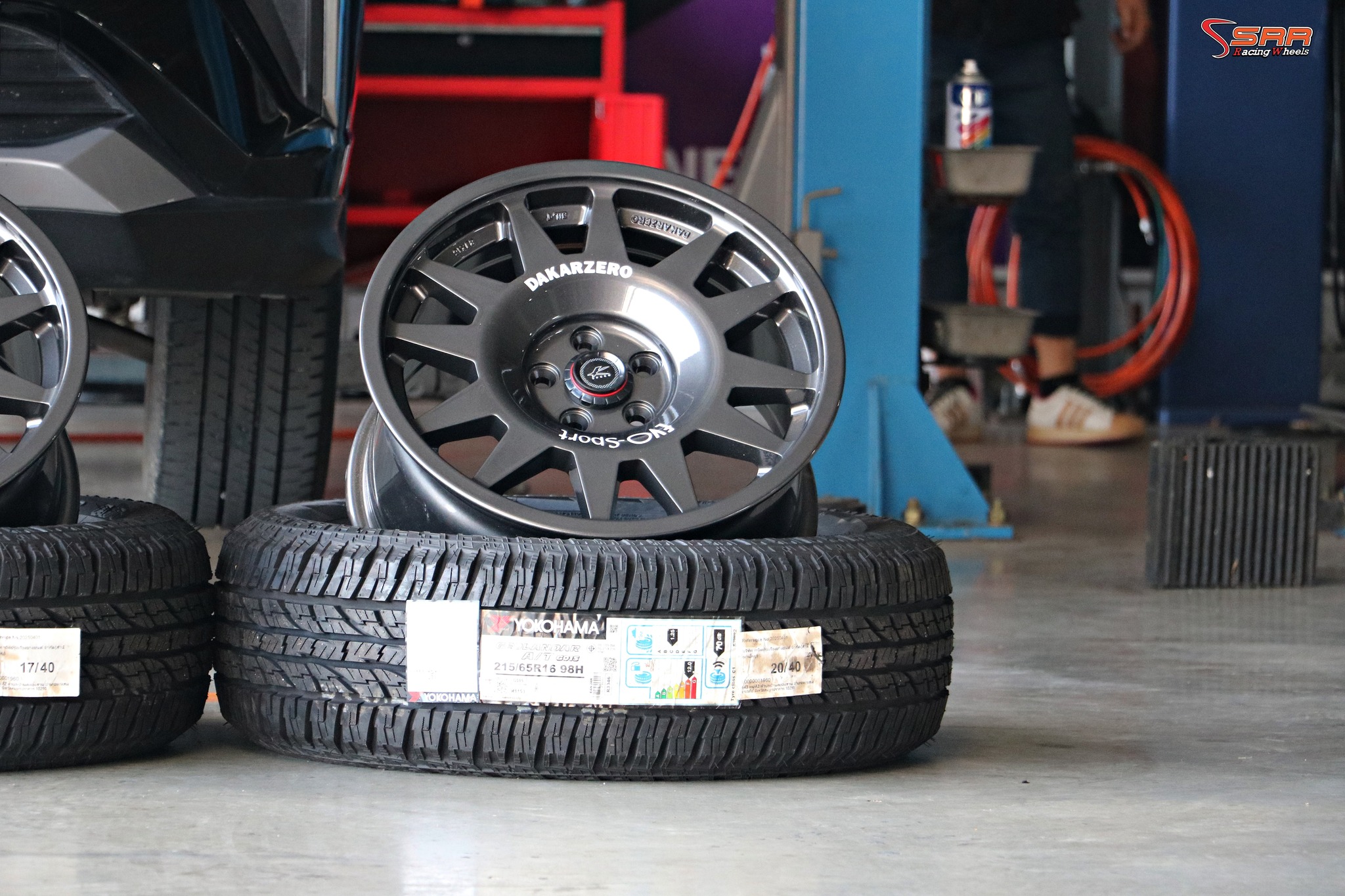 EVO ขอบ16 5รู100 กับ Toyota Veloz หล่อๆครับ