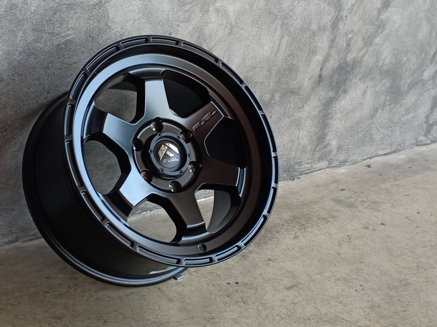 FUEL-SHOK 18X9 6X139.7 +20 106.1 MATTE BLACK