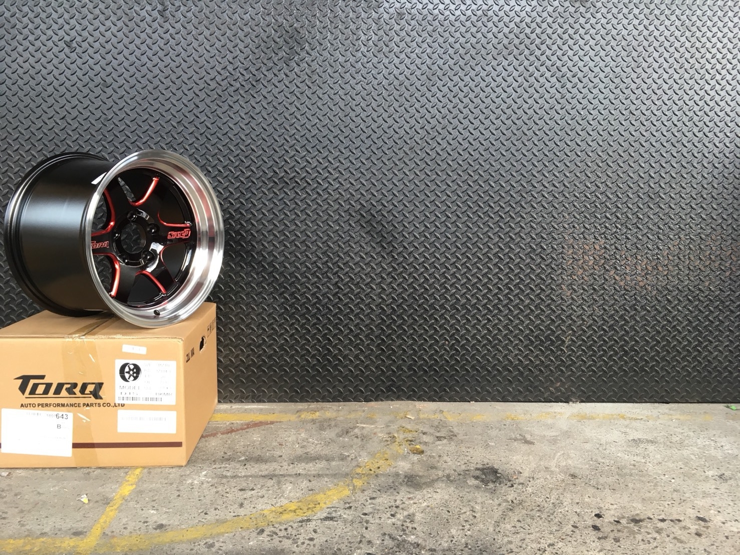 ล้อใหม่ ลายล่าสุด TORQ D1S ขอบ20 กลึงก้าน แดง