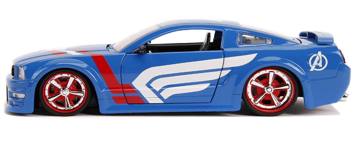 โมเดลรถ โมเดลรถยนต์ 2006 Ford Mustang 3 GT with Captain America