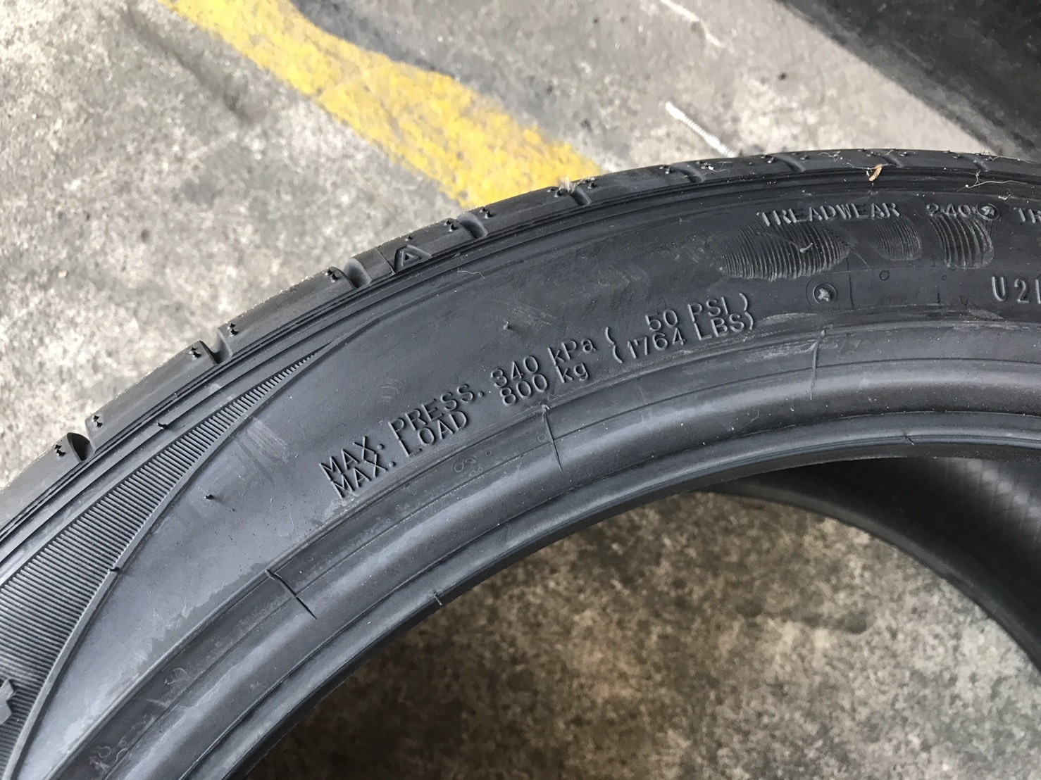 UNLOP SP SPORT MAXX050+ 255-40-19 ปี16 เส้น 6,500 ปกติ 15000