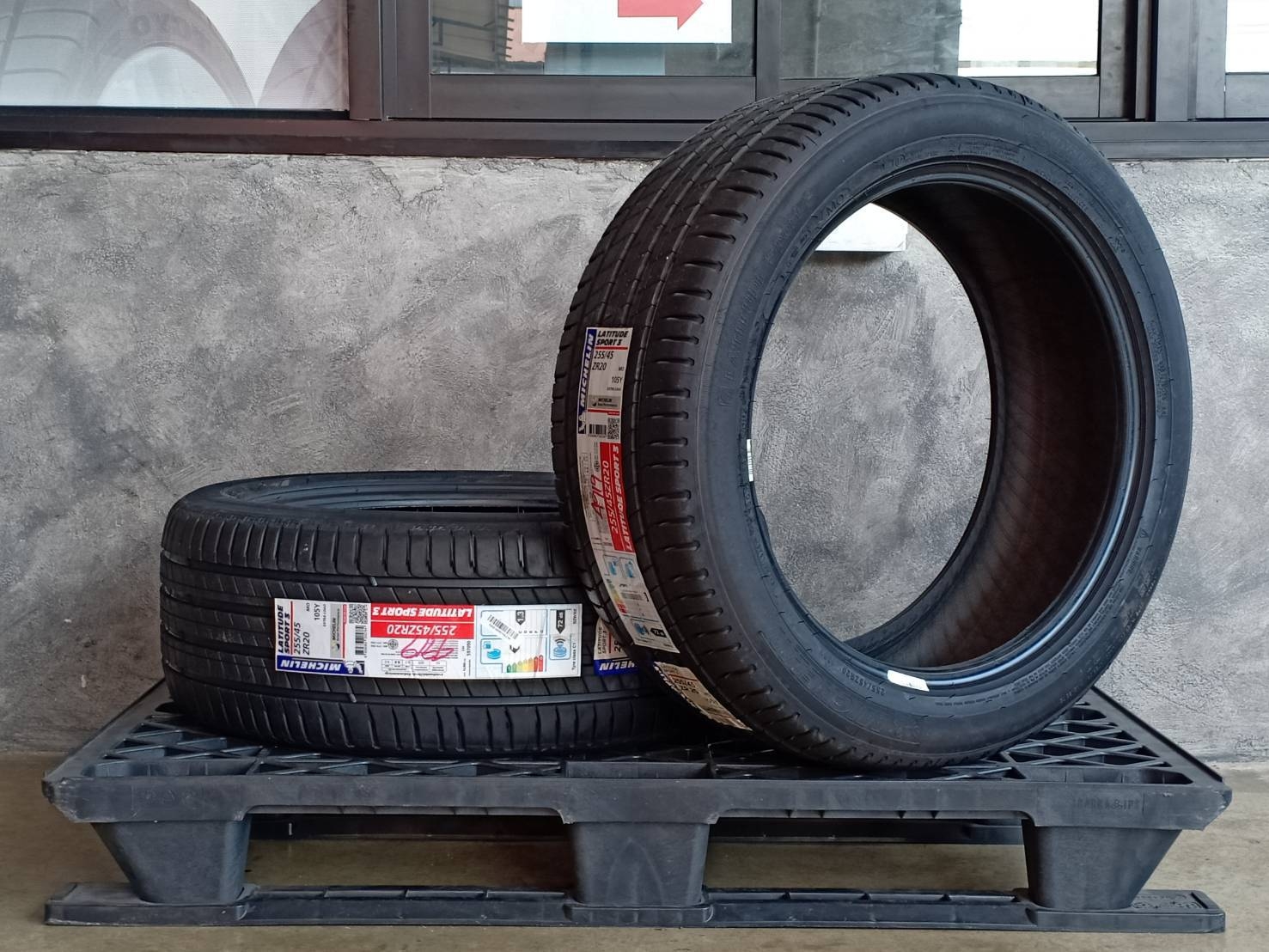 MICHELIN 255/45ZR20 LATITUDE SPORT 3 MO 105Y MADE IN FRANCE