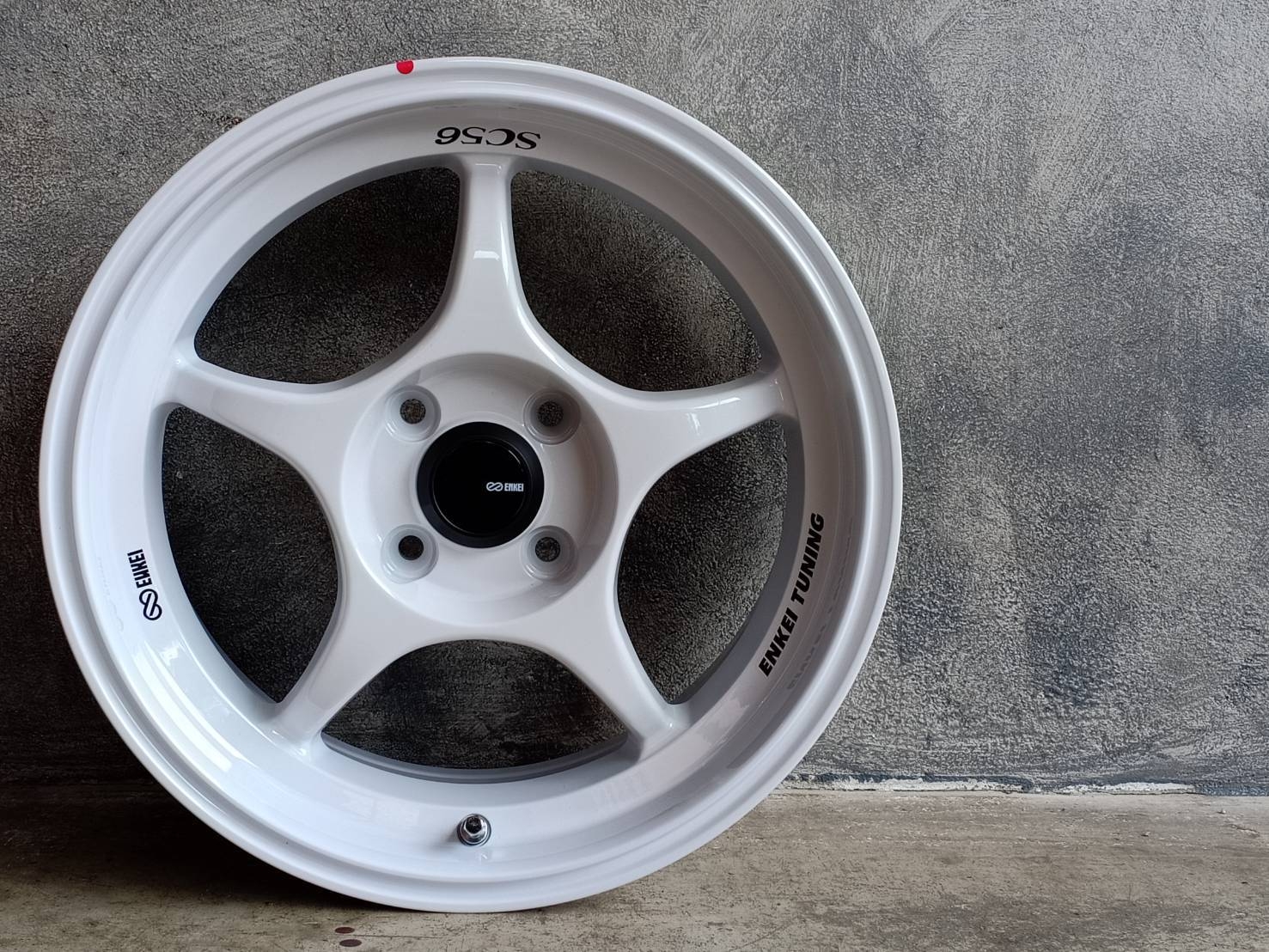 ENKEI TUNING SC56 15X7 4X100 ET+28