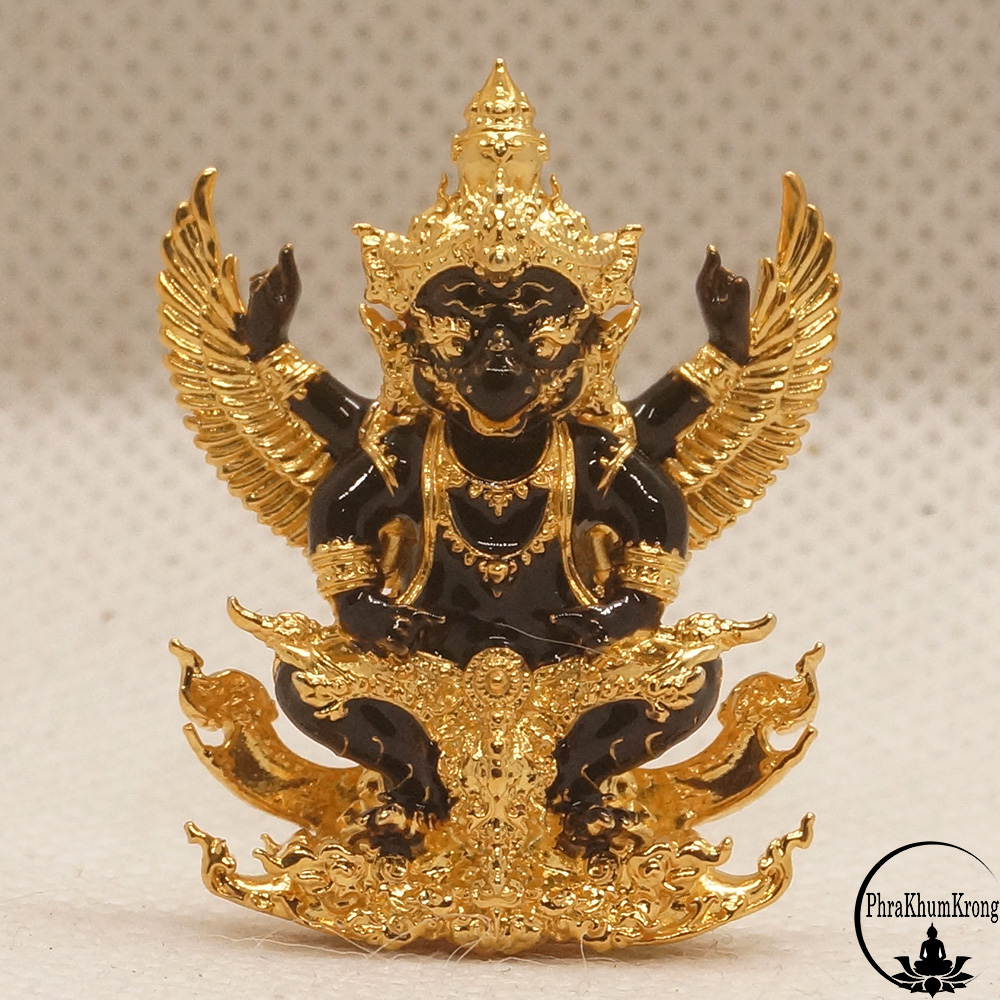 พญาครุฑน้อย สุเรนทรชิต หลวงพ่ออรรณพ กนฺนสีโล (พระอาจารย์เล็ก) วัดถ้ำเขาน้อยเกสโร จ.เพชรบุรี เนื้อชนวนชุบทอง กายดำ ปีกทอง