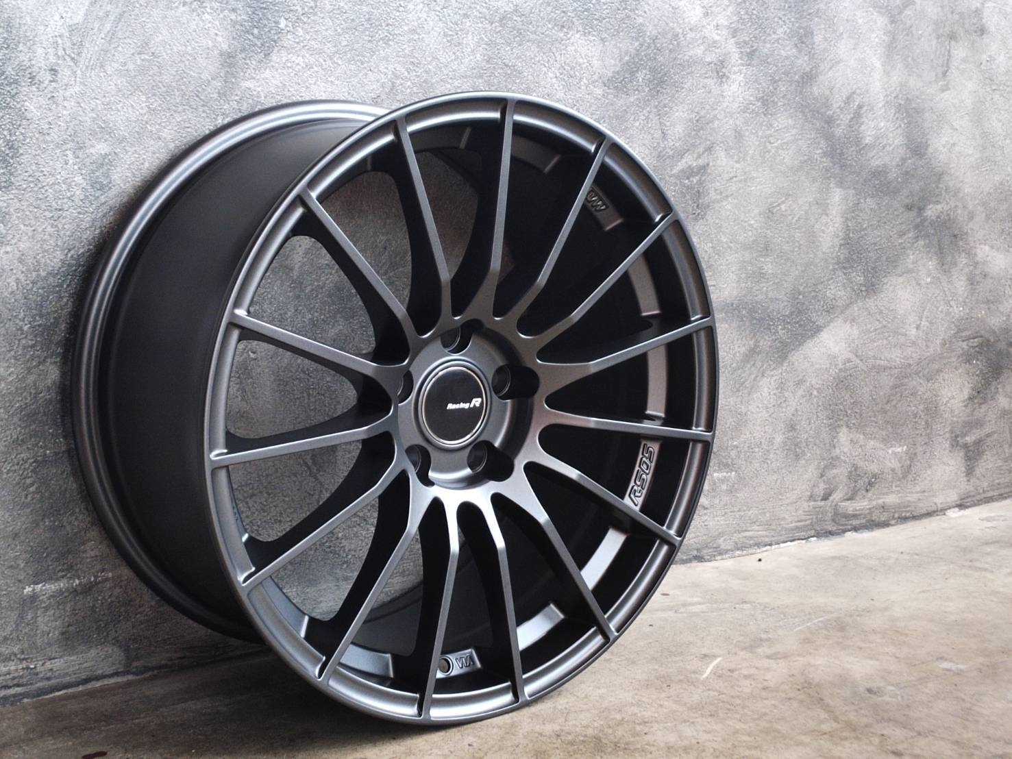 TK-RS05 18X8.5 5X114.3 35 73.1 DARK GM FLAT