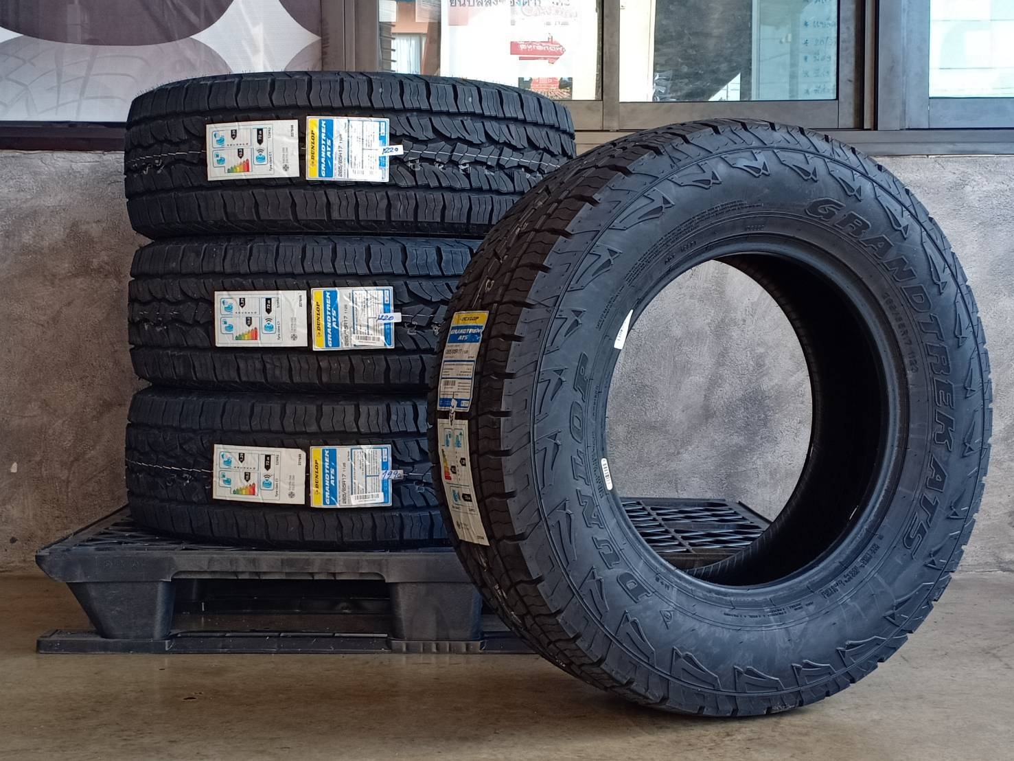 DUNLOP 265/65R17 GRANDTREK AT5 112S MADE IN THAILAND